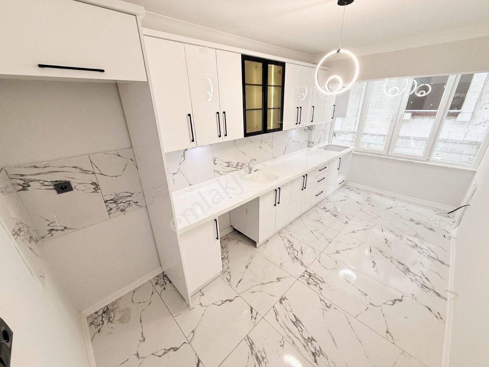 ꧁ay Emlaktan꧂akçay Merkezde Muhteşem Konumlu Denize Yakın İçi Komple Yapılı Satılık 2+1 Daire - Görsel 10