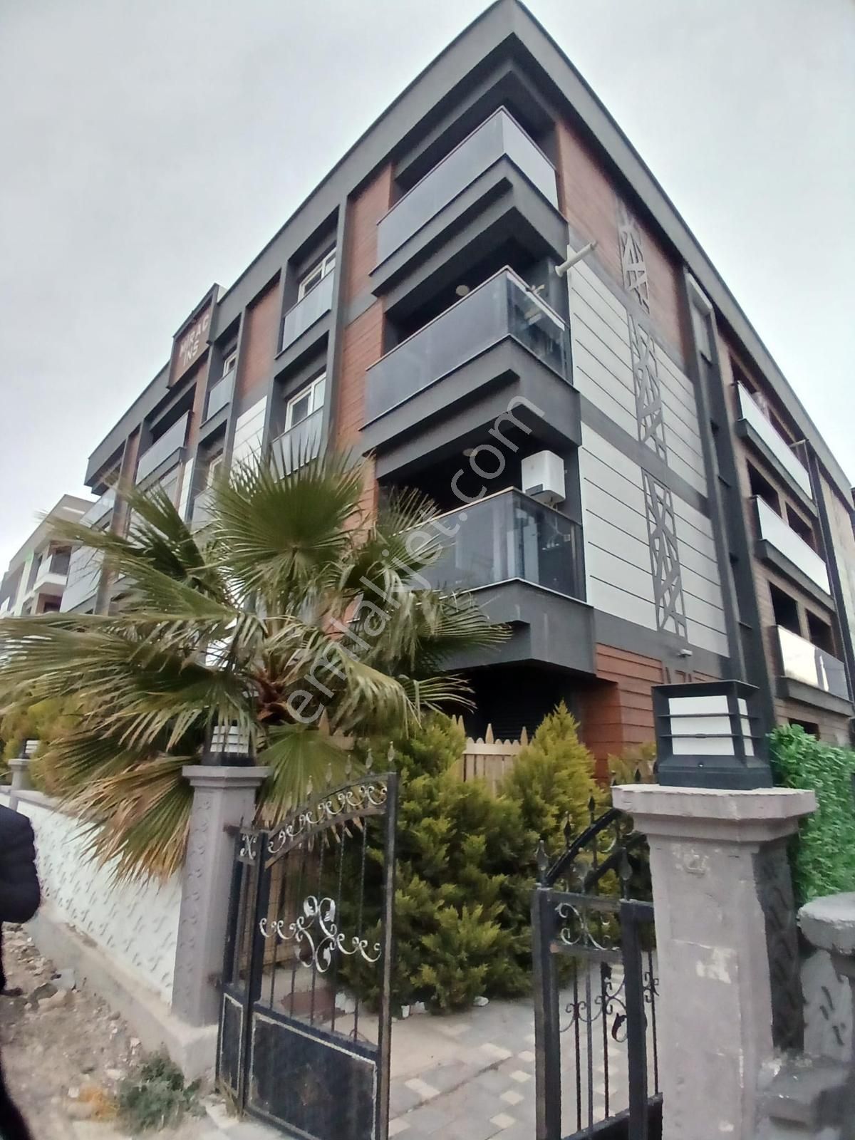 Bakırçay Mevki Eşyalı Sıfır Daire Ferah 1+1