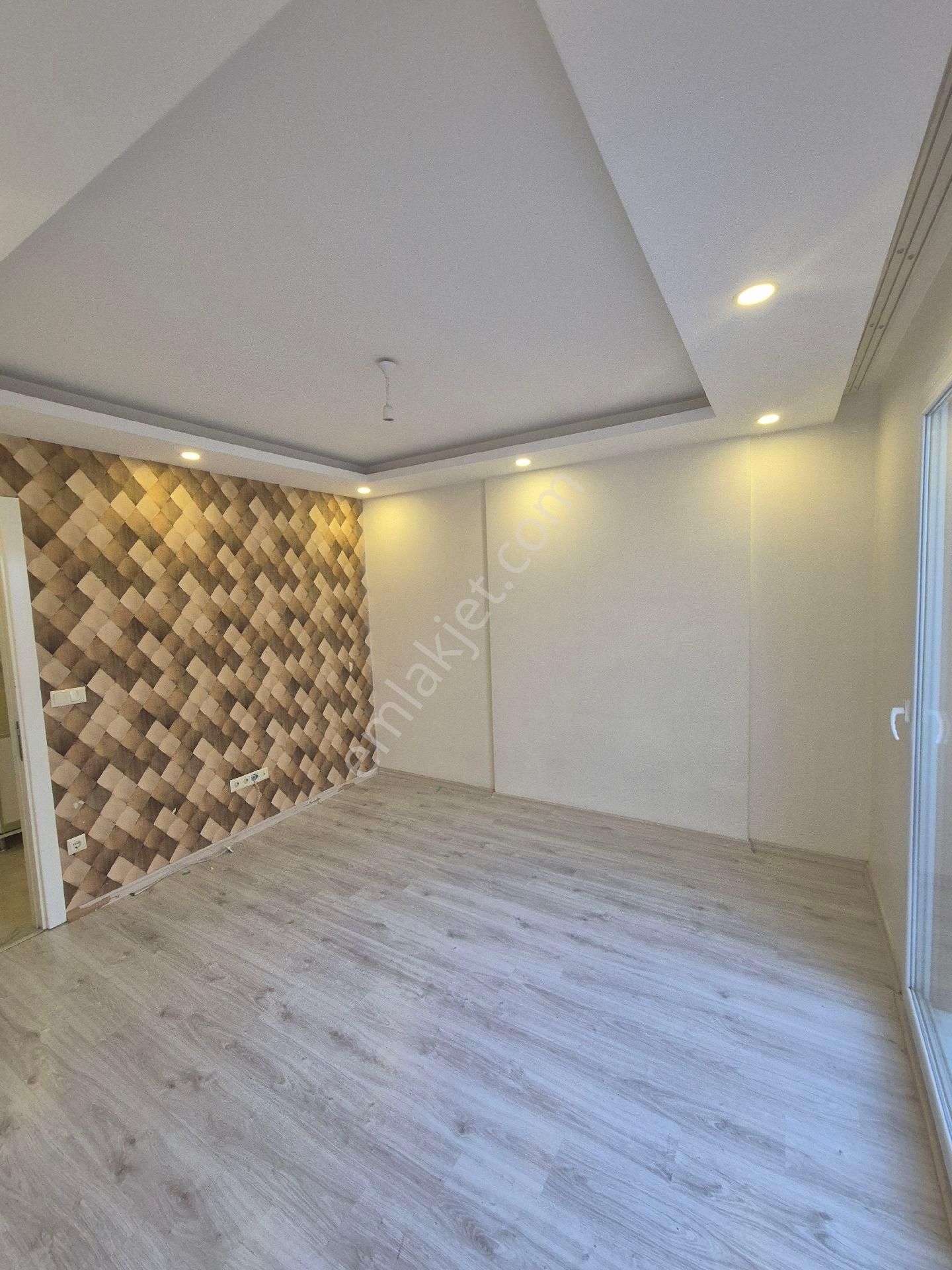 Gültepe'de 3+1 Açık Mutfak 2 Katlı Caddeye Yakın Kiralık Müstakil Ev - Görsel 8