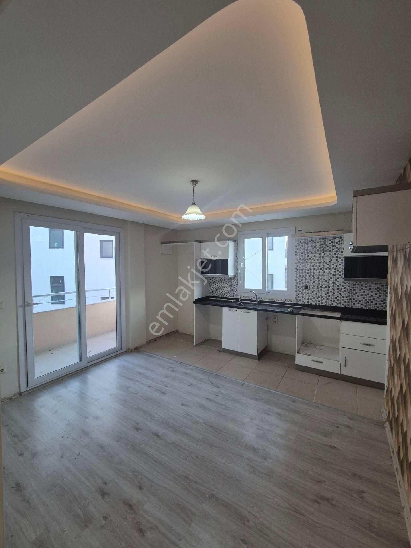 Gültepe'de 3+1 Açık Mutfak 2 Katlı Caddeye Yakın Kiralık Müstakil Ev - Görsel 5