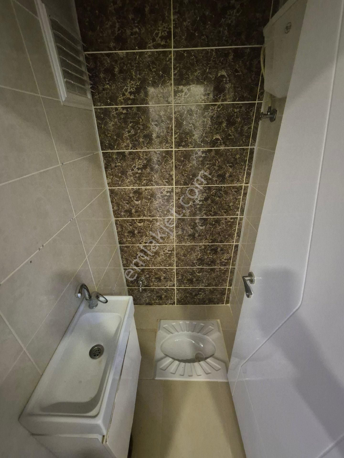Gültepe'de 3+1 Açık Mutfak 2 Katlı Caddeye Yakın Kiralık Müstakil Ev - Görsel 22
