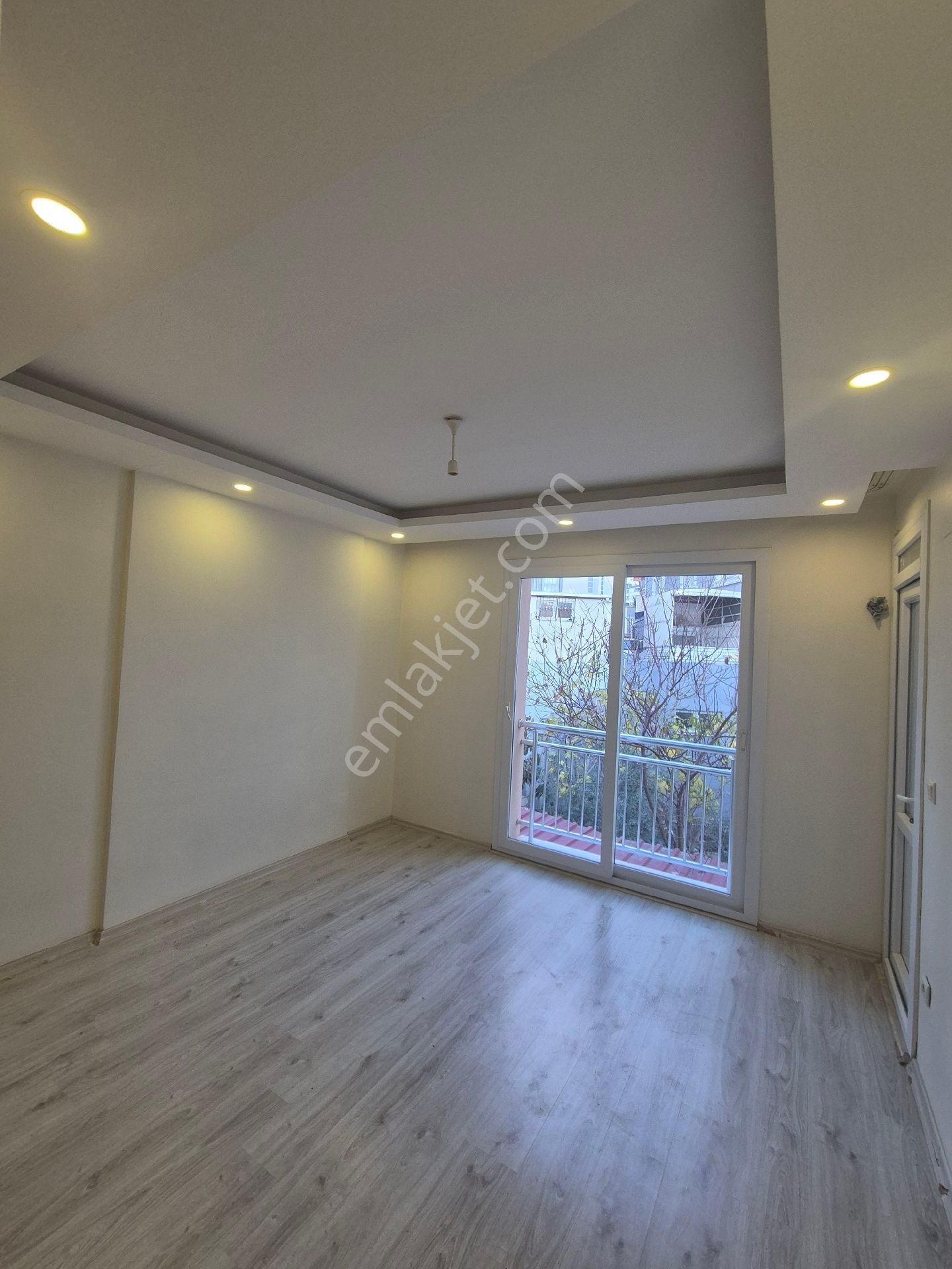 Gültepe'de 3+1 Açık Mutfak 2 Katlı Caddeye Yakın Kiralık Müstakil Ev - Görsel 9