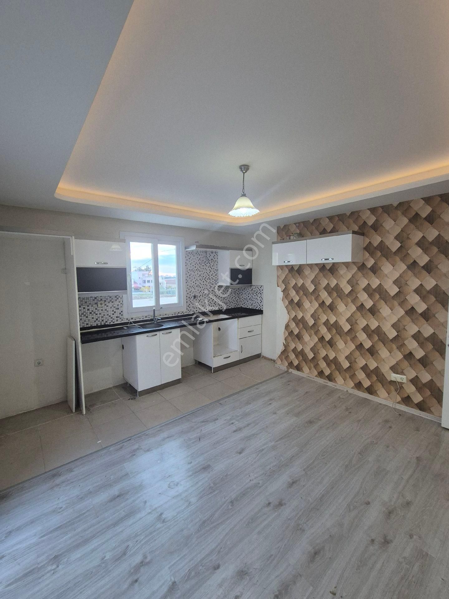 Gültepe'de 3+1 Açık Mutfak 2 Katlı Caddeye Yakın Kiralık Müstakil Ev