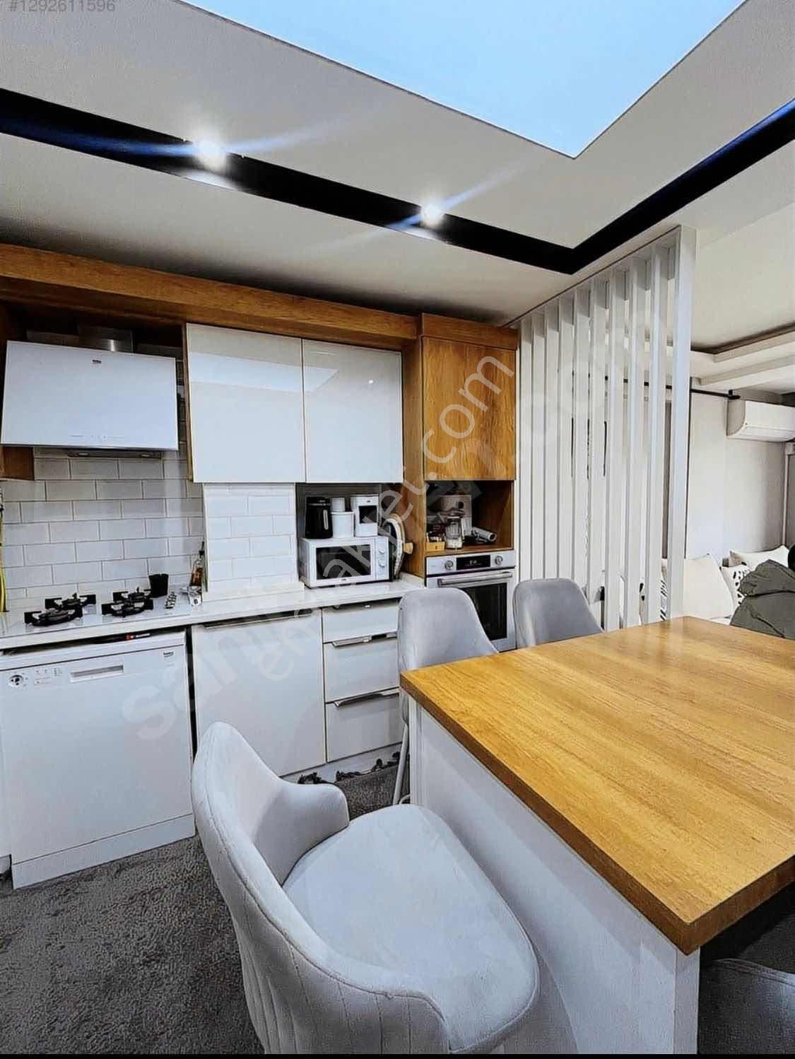 Buca İşçi Evleri Laleli Mah.de Satılık 3+1 D.gazlı Dubleks Daire