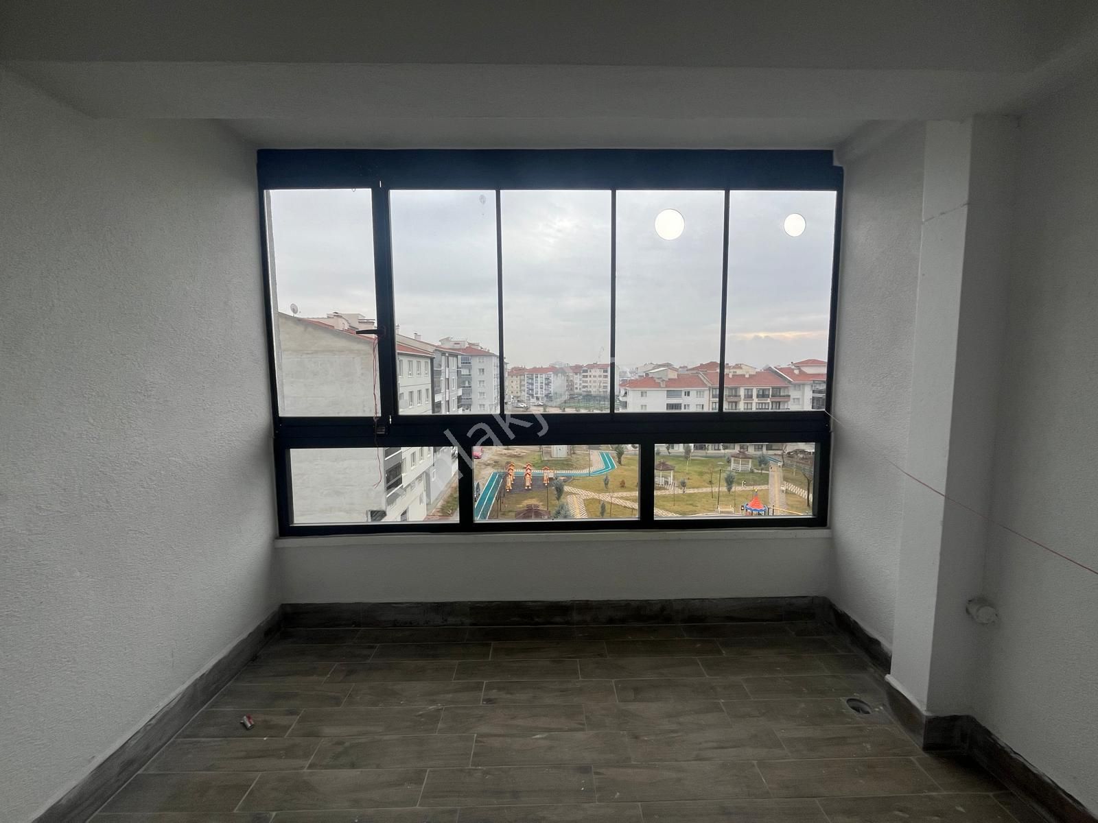 Mç Emlak'tan Törekent Mahallesin'de 3+1 Satılık Daire - Görsel 33