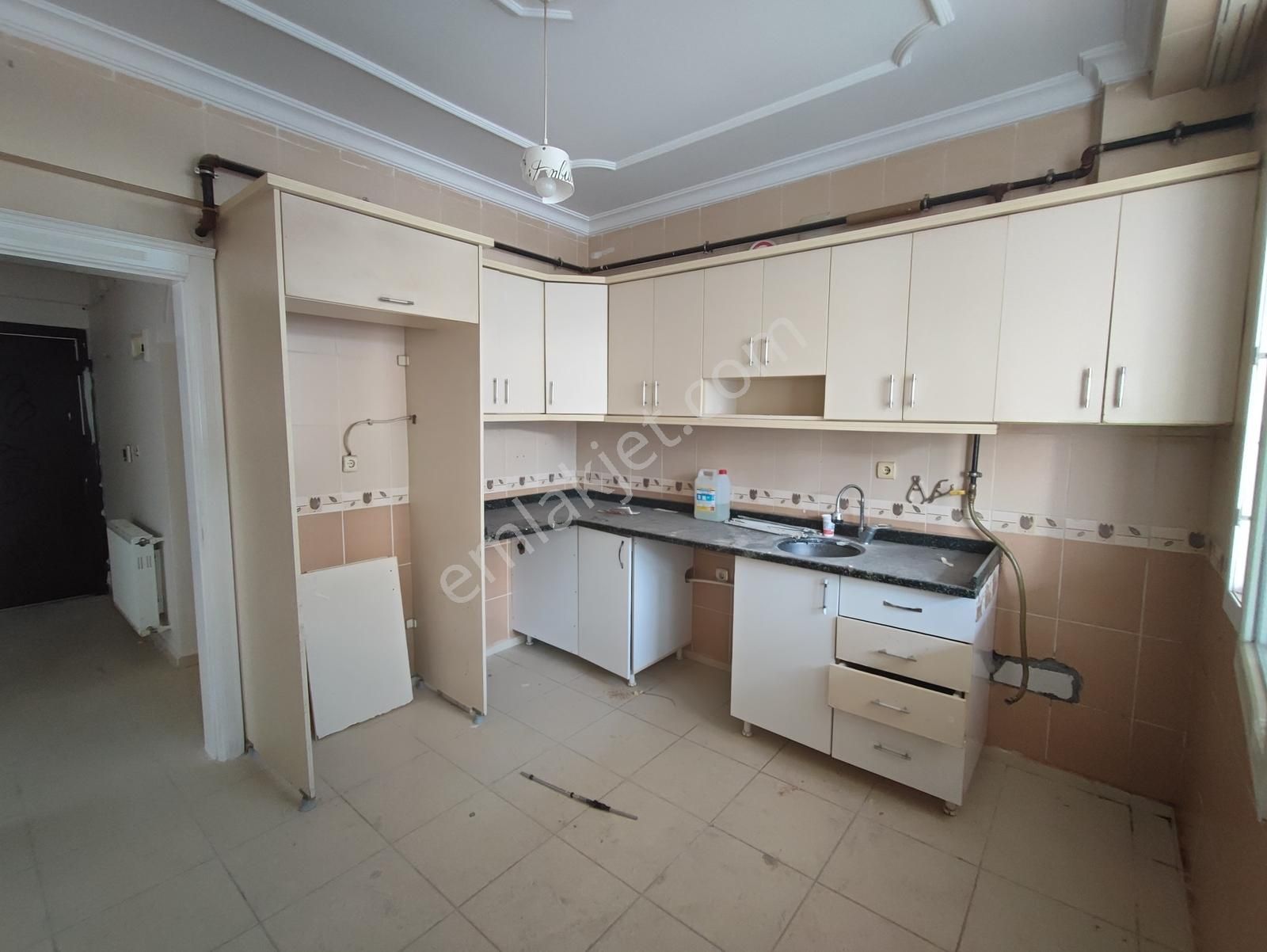 Karaköprü Güzelşehir Okullar Bölgesinde Kiralık 3+1 - Görsel 9