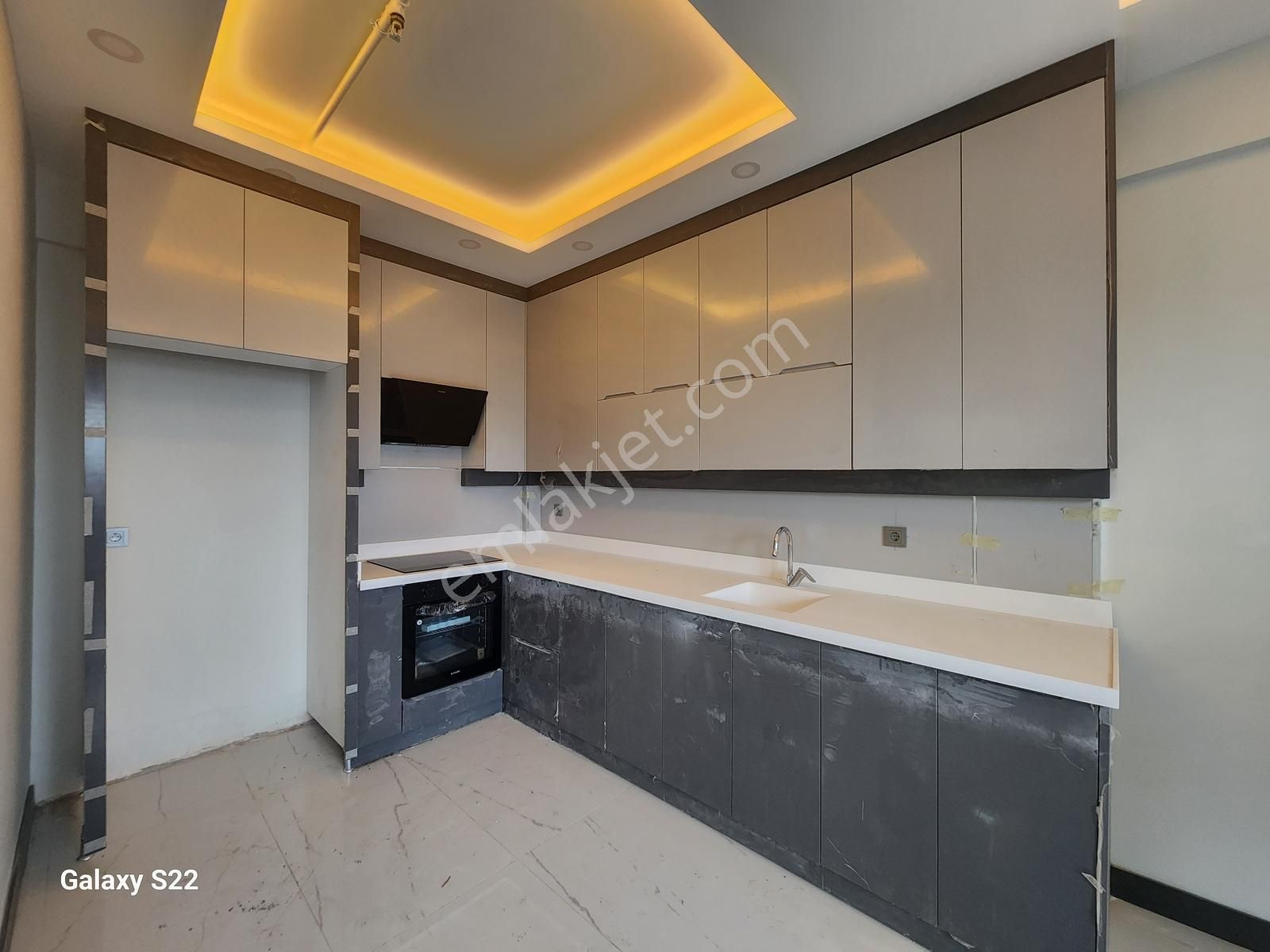 Altıntaş'ta Kapalı Otoparklı Site İçerisinde 1+1 Kiralık Daire - Görsel 21