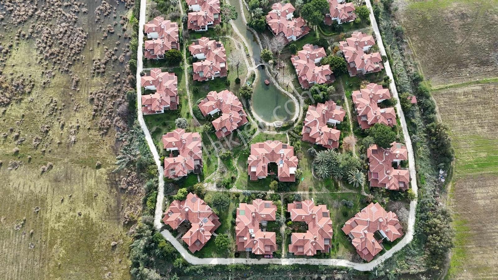 Bizim Köy Tatil Sitesinde Satılık 2+1 Dubleks Villa