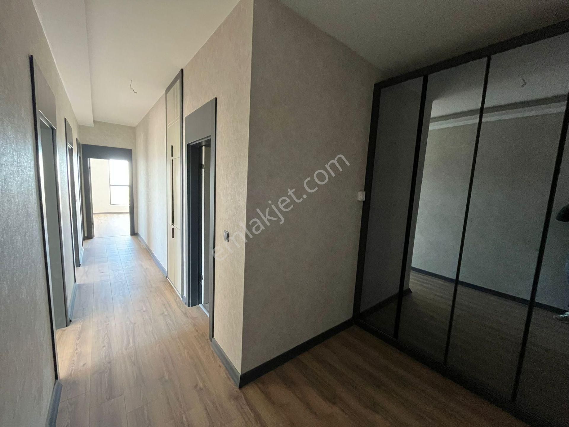 Sitede Katta Yerden Isıtma Geniş 2+1 Cam Balkon Ankastre Mevcut - Görsel 9