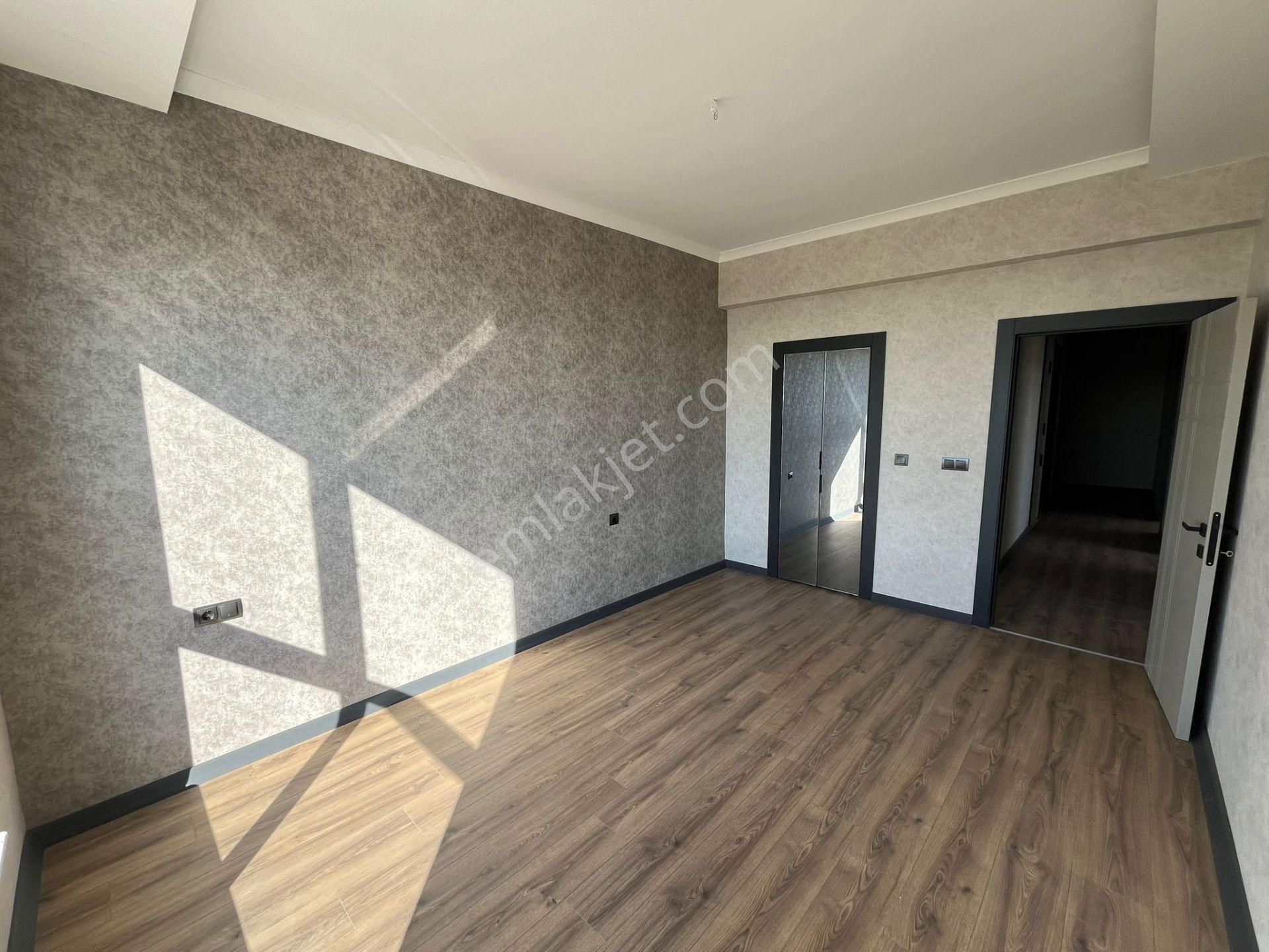 Sitede Katta Yerden Isıtma Geniş 2+1 Cam Balkon Ankastre Mevcut - Görsel 17