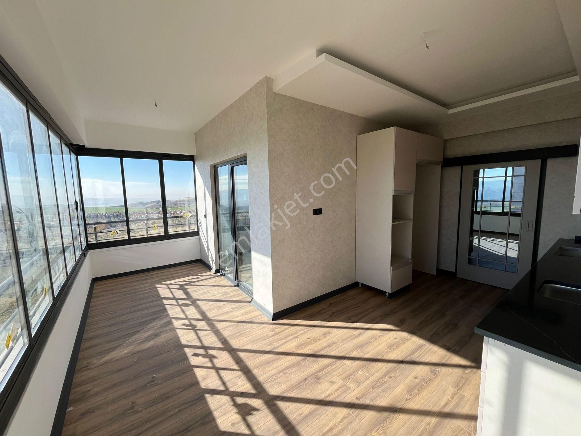 Sitede Katta Yerden Isıtma Geniş 2+1 Cam Balkon Ankastre Mevcut - Görsel 6