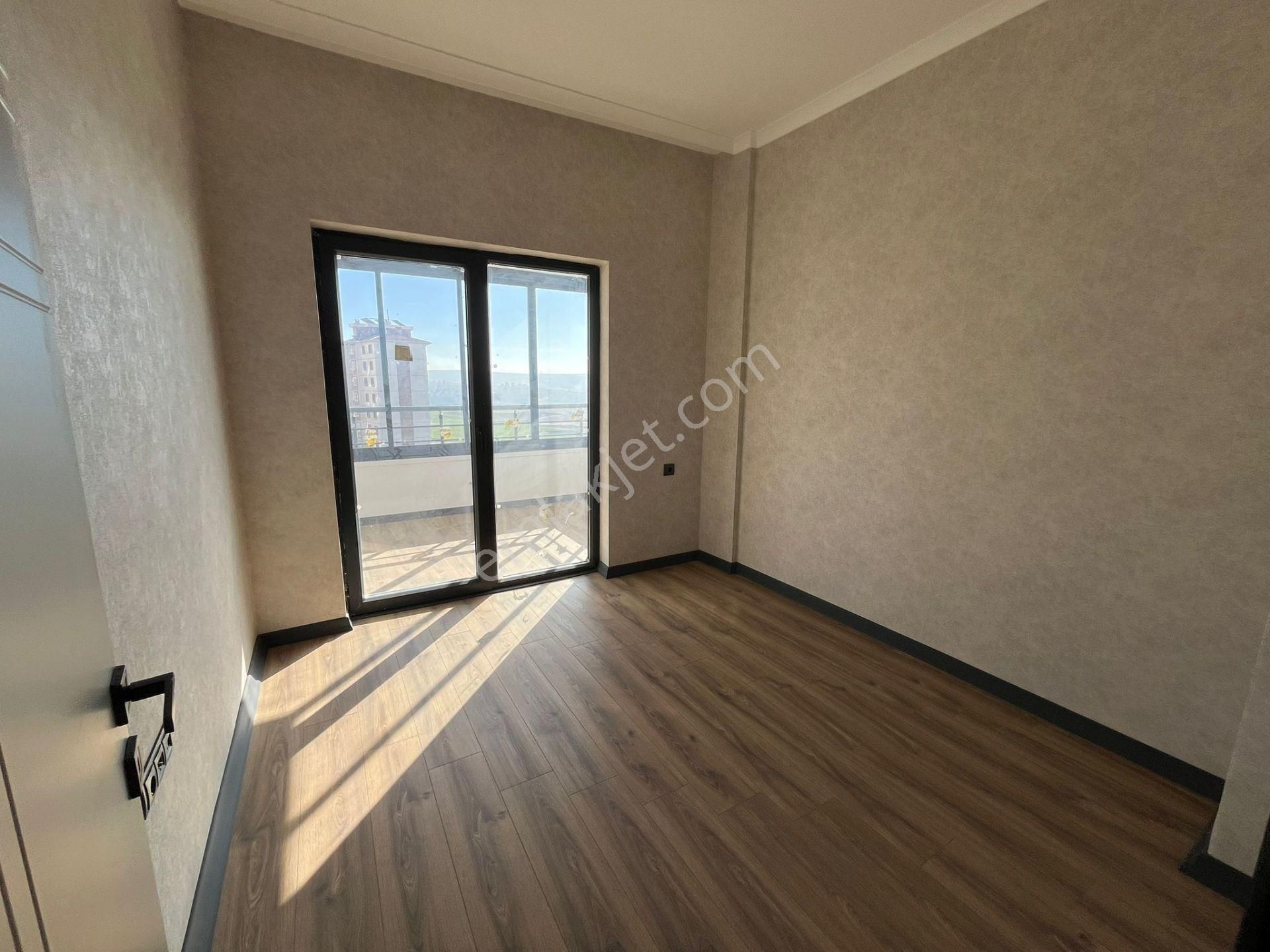 Sitede Katta Yerden Isıtma Geniş 2+1 Cam Balkon Ankastre Mevcut - Görsel 10