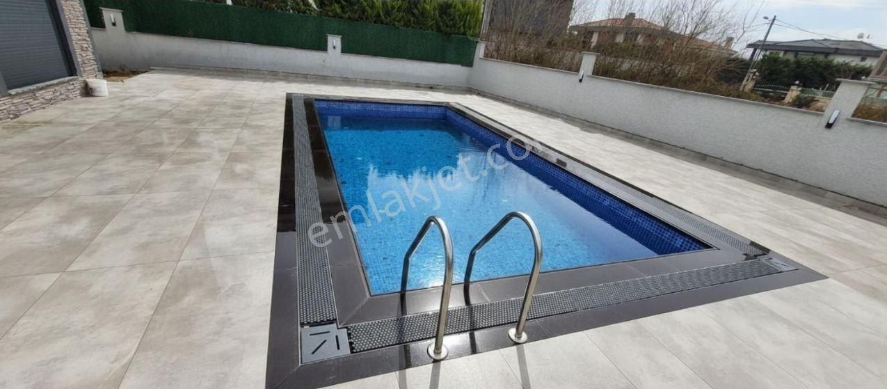 Sahil Tarafı Ahmetli Üsküdar Cd Yakın Müstakil 4+1 Havuzlu Villa - Görsel 3