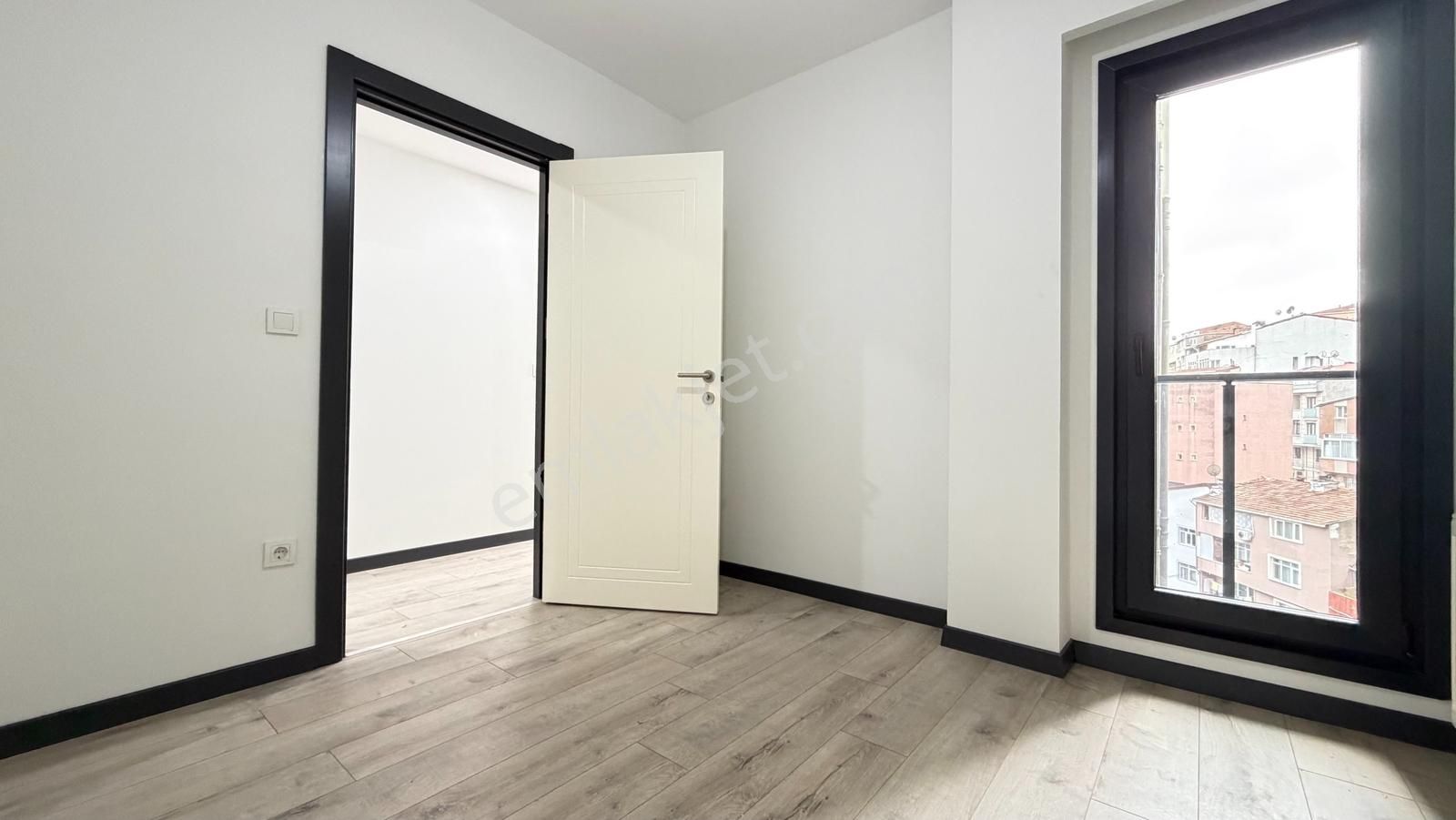 Talatpaşa Mari Vadi Evlerinde 3+1 Kiralık Daire Metrobüse 6dk - Görsel 24