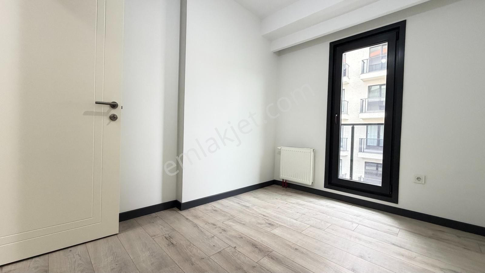 Talatpaşa Mari Vadi Evlerinde 3+1 Kiralık Daire Metrobüse 6dk - Görsel 16