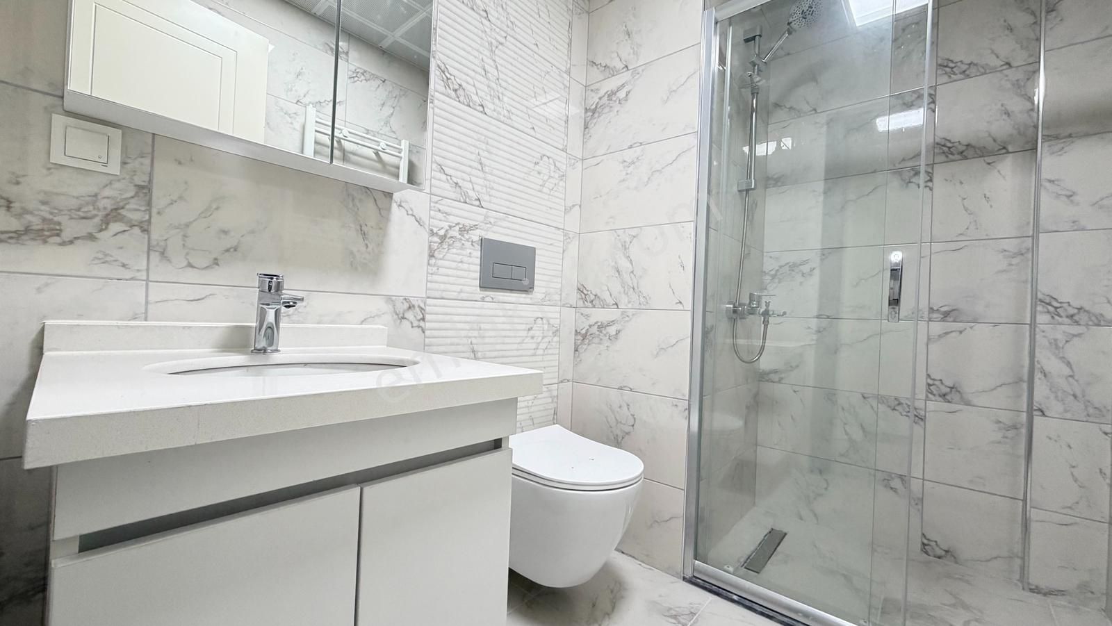 Talatpaşa Mari Vadi Evlerinde 3+1 Kiralık Daire Metrobüse 6dk - Görsel 22