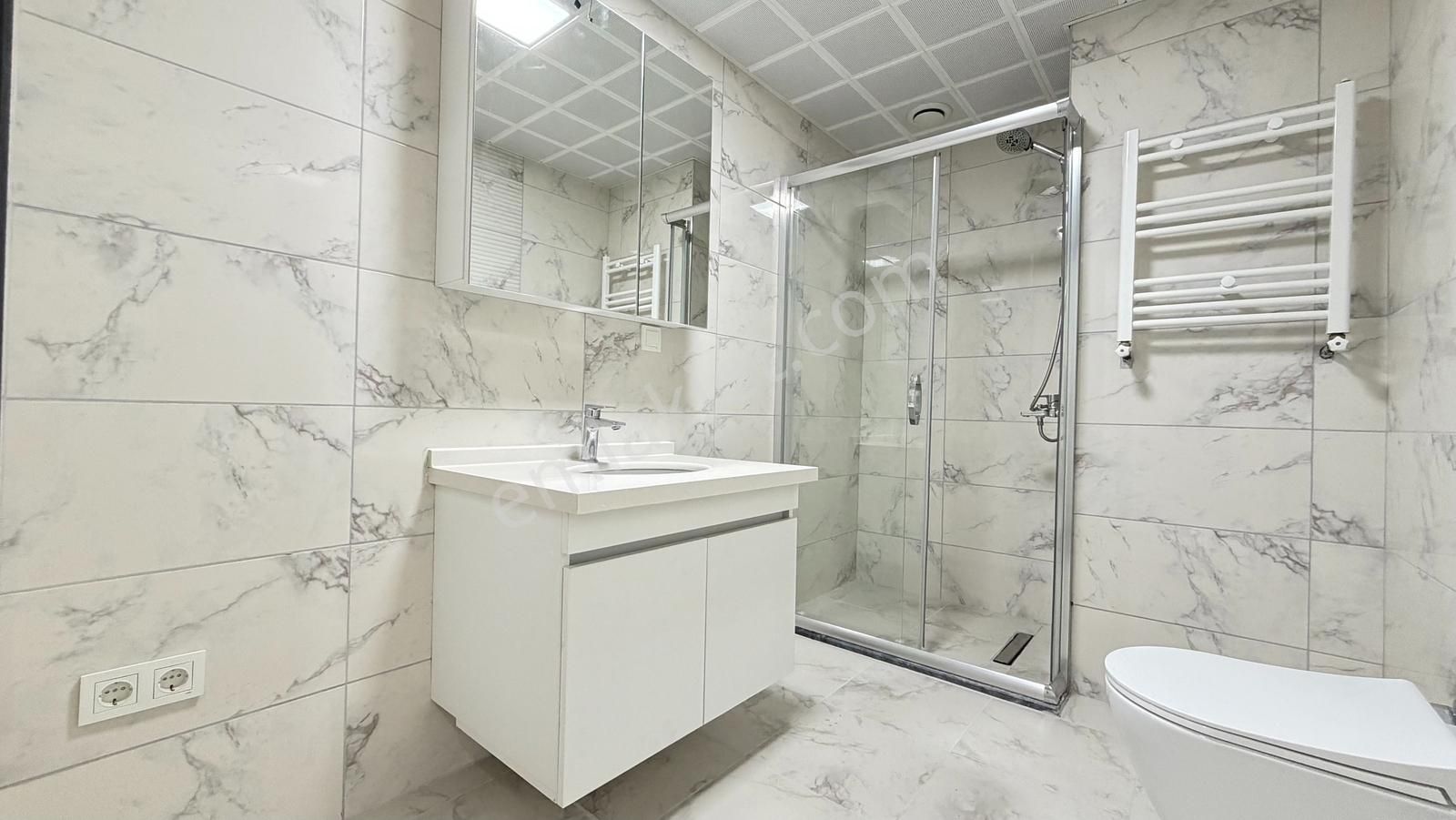 Talatpaşa Mari Vadi Evlerinde 3+1 Kiralık Daire Metrobüse 6dk - Görsel 17