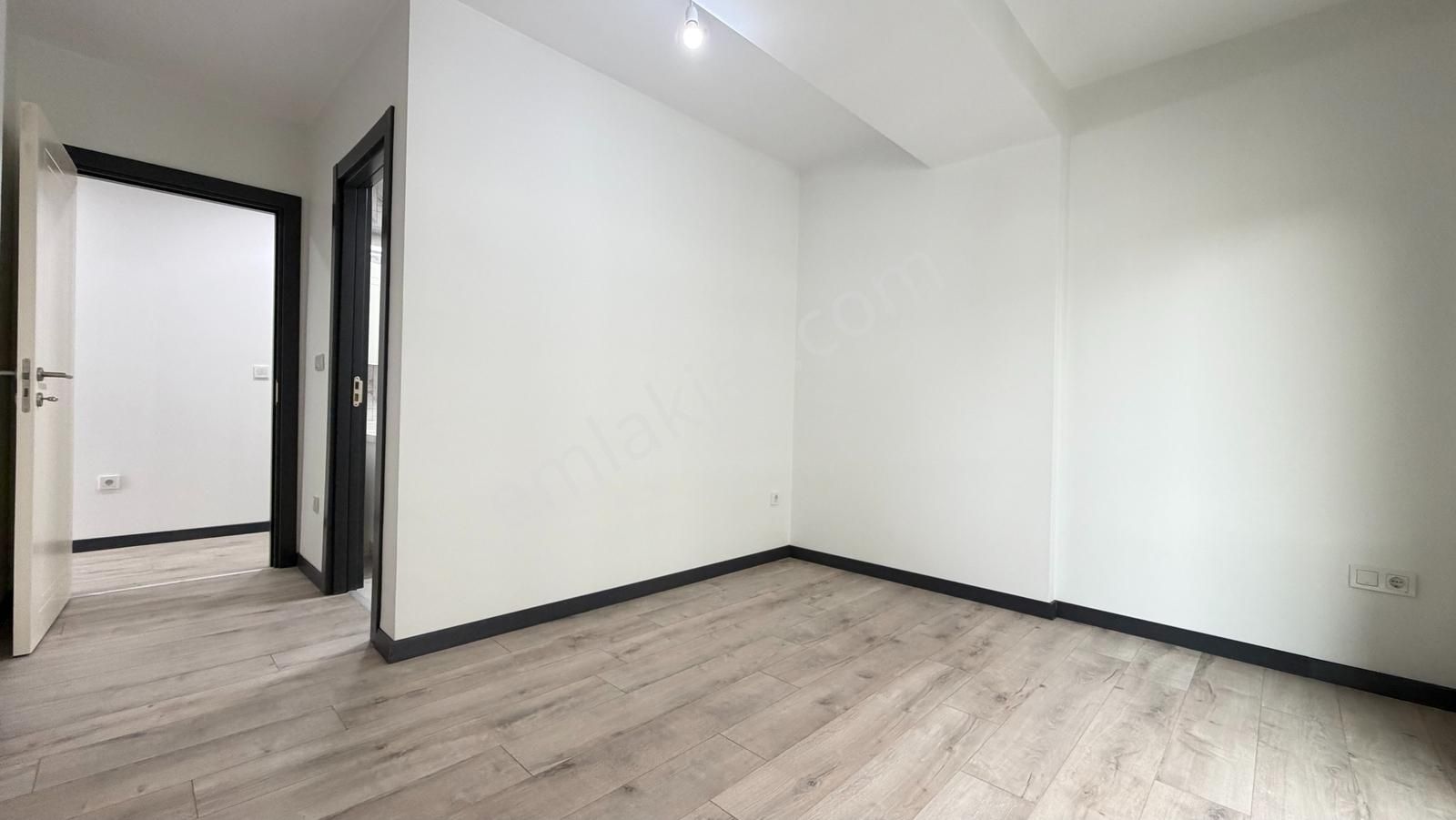 Talatpaşa Mari Vadi Evlerinde 3+1 Kiralık Daire Metrobüse 6dk - Görsel 15