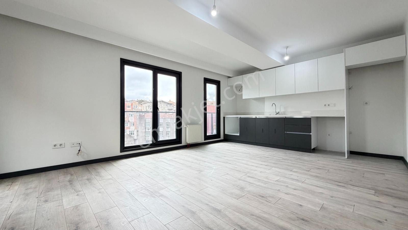 Talatpaşa Mari Vadi Evlerinde 3+1 Kiralık Daire Metrobüse 6dk - Görsel 21