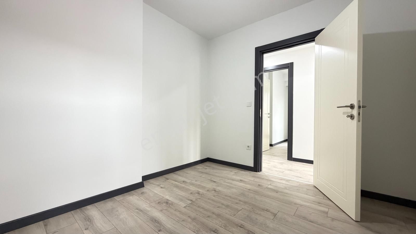 Talatpaşa Mari Vadi Evlerinde 3+1 Kiralık Daire Metrobüse 6dk - Görsel 25