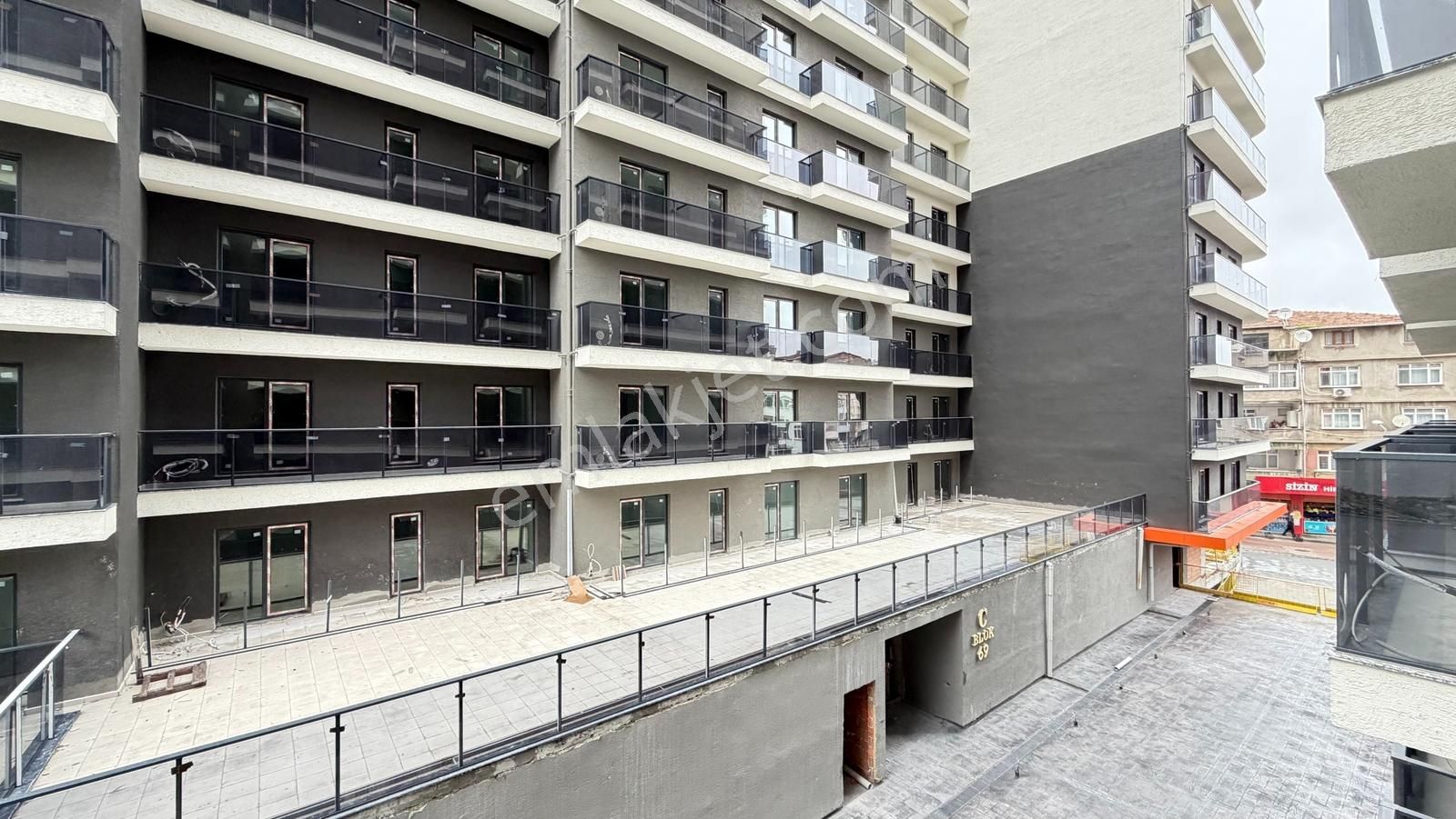 Talatpaşa Mari Vadi Evlerinde 2+1 Kiralık Daire Metrobüse 6dk - Görsel 8