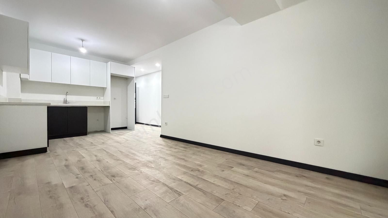 Talatpaşa Mari Vadi Evlerinde 2+1 Kiralık Daire Metrobüse 6dk - Görsel 13