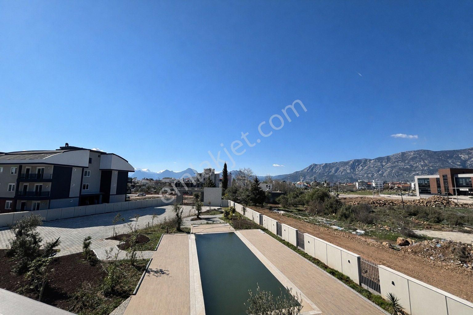 Havuzlu Site İçinde Kiralık Sıfır 1+1 Döşemealtı Dev. Has. Yanı - Görsel 26