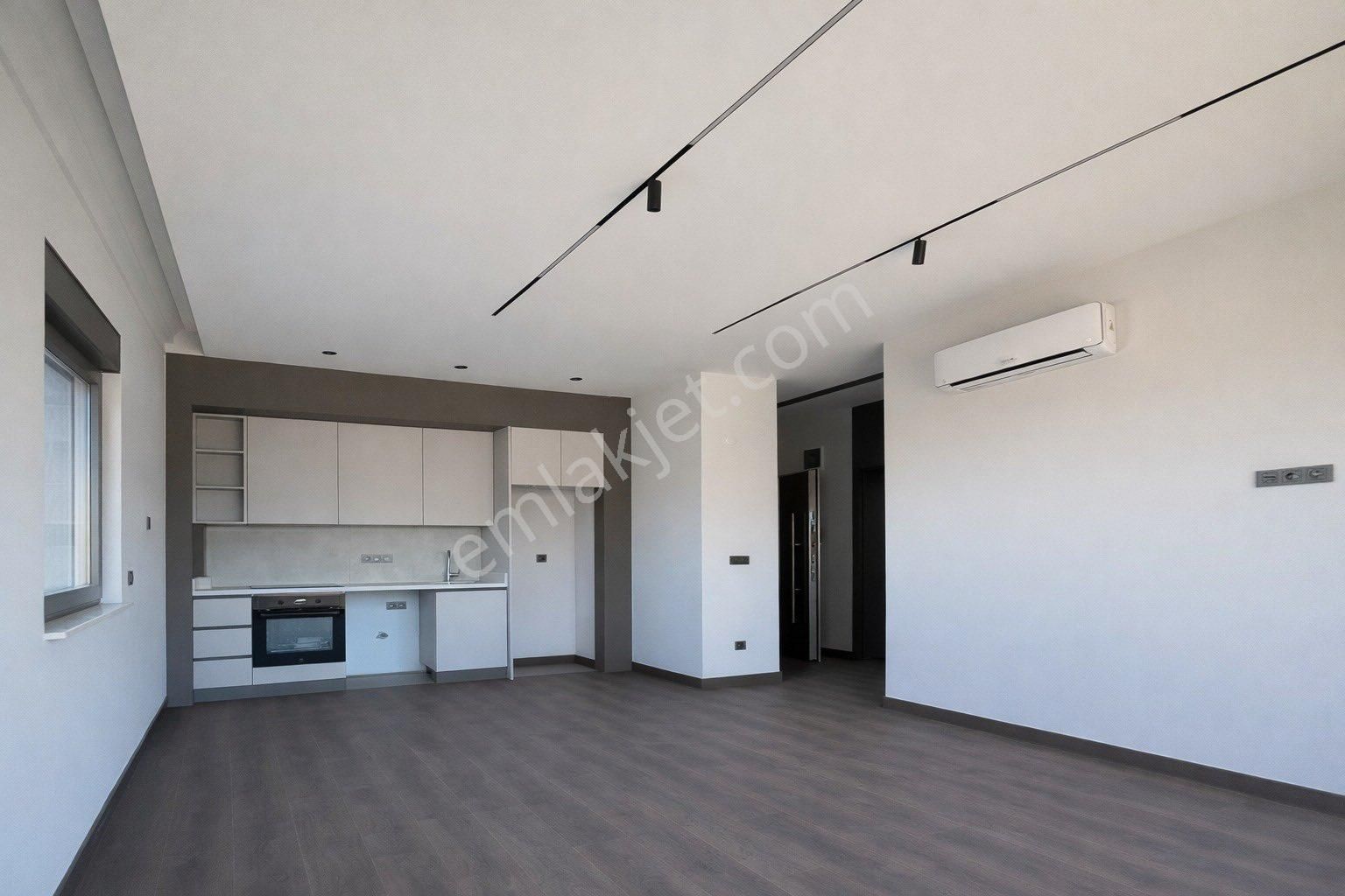 Havuzlu Site İçinde Kiralık Sıfır 1+1 Döşemealtı Dev. Has. Yanı - Görsel 17