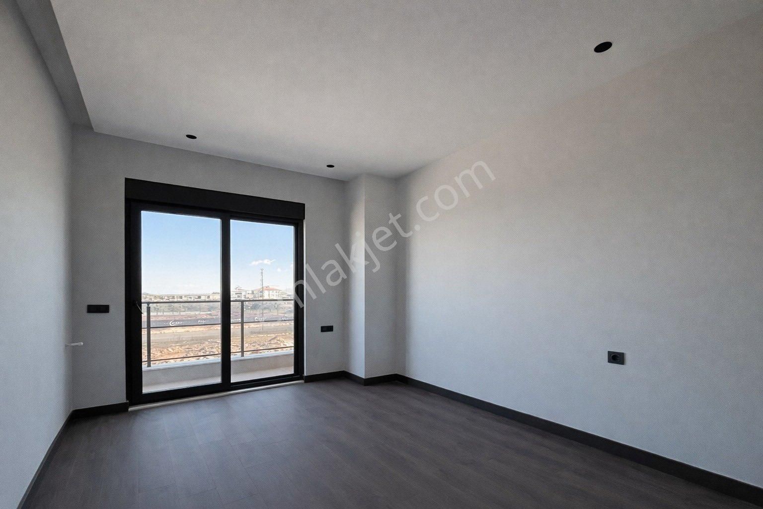 Havuzlu Site İçinde Kiralık Sıfır 1+1 Döşemealtı Dev. Has. Yanı - Görsel 20