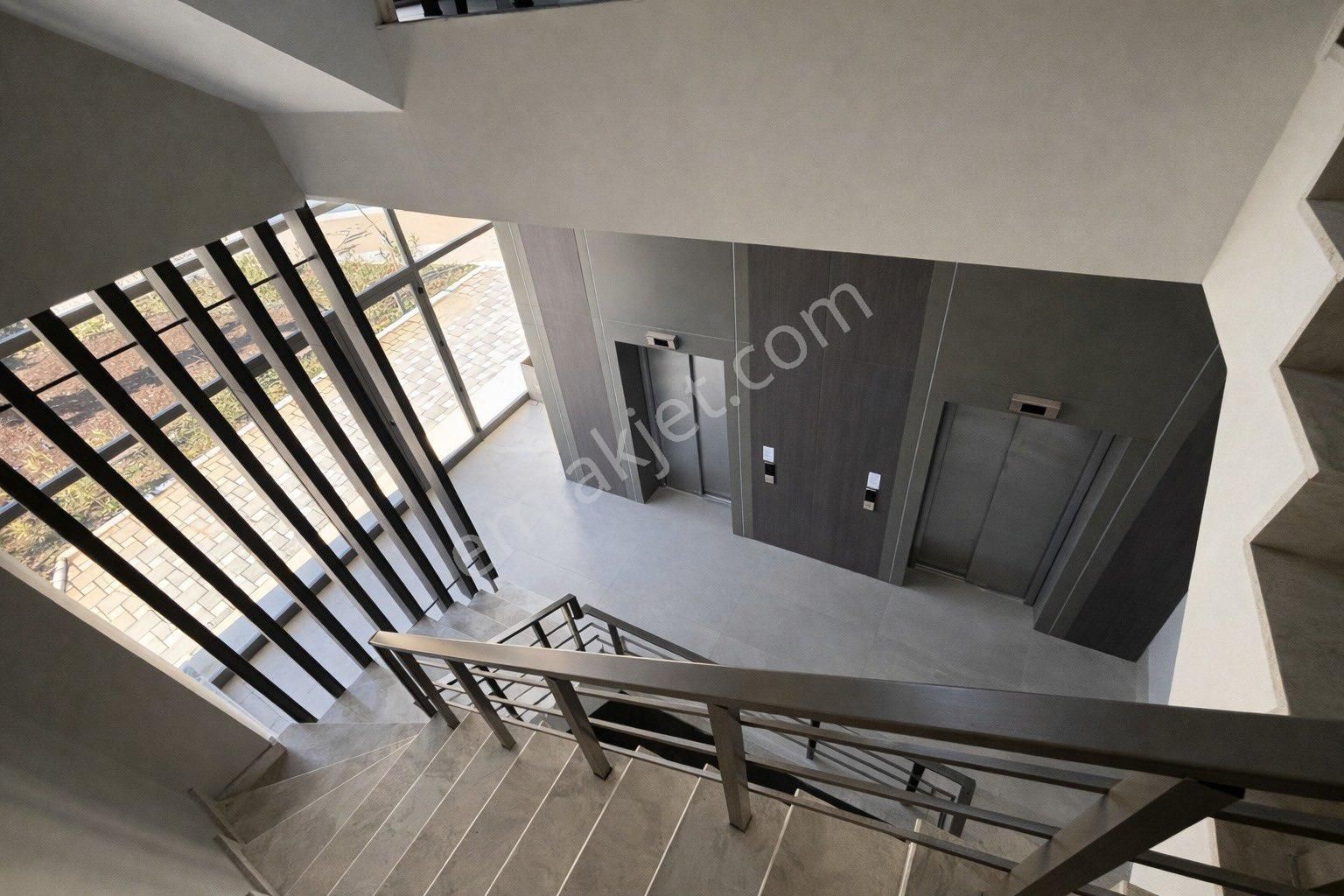 Havuzlu Site İçinde Kiralık Sıfır 1+1 Döşemealtı Dev. Has. Yanı - Görsel 9