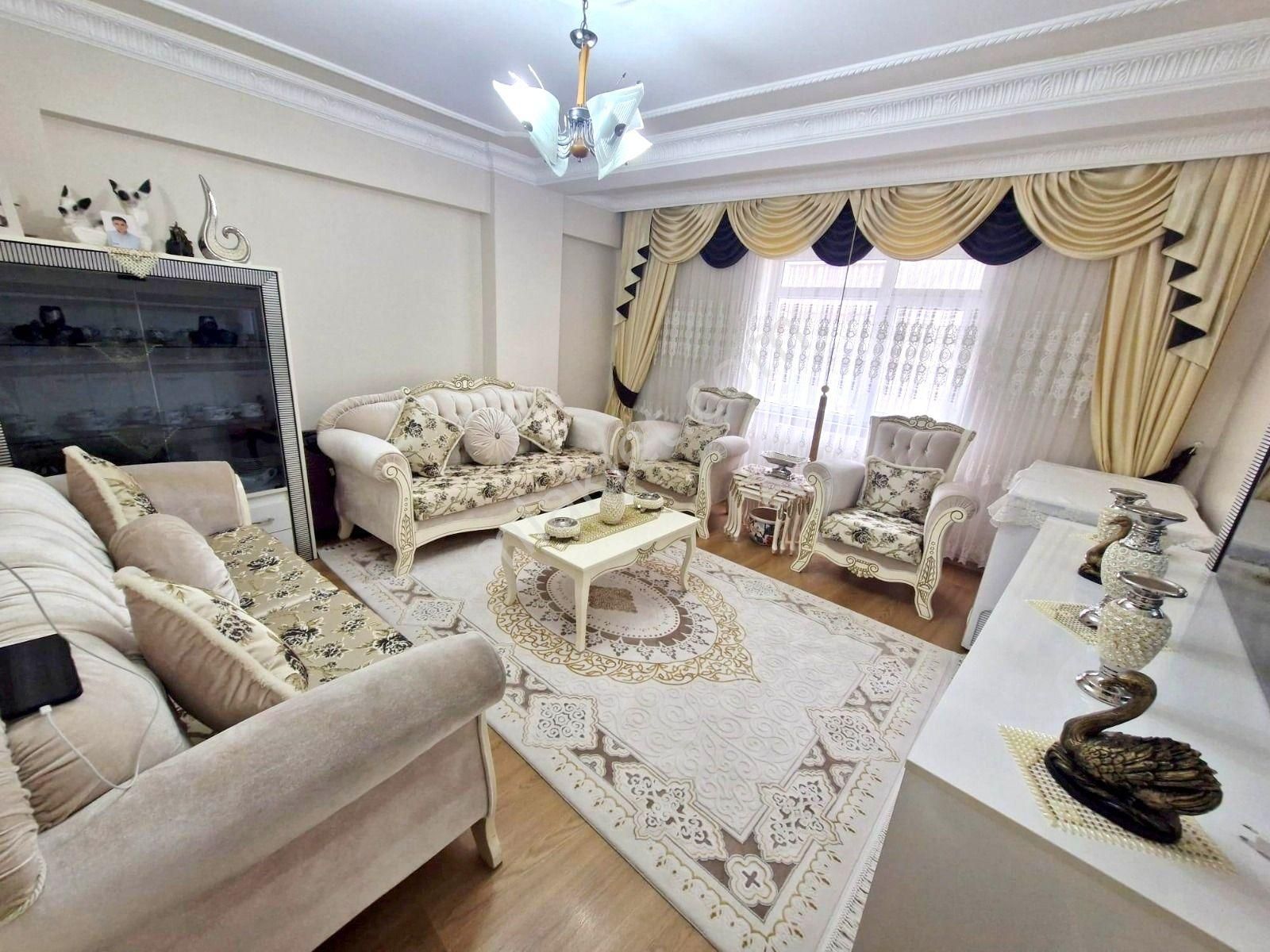 Çakmak Durağı Yakını Satılık Ara Kat 3+1 Ultra Geniş Daire