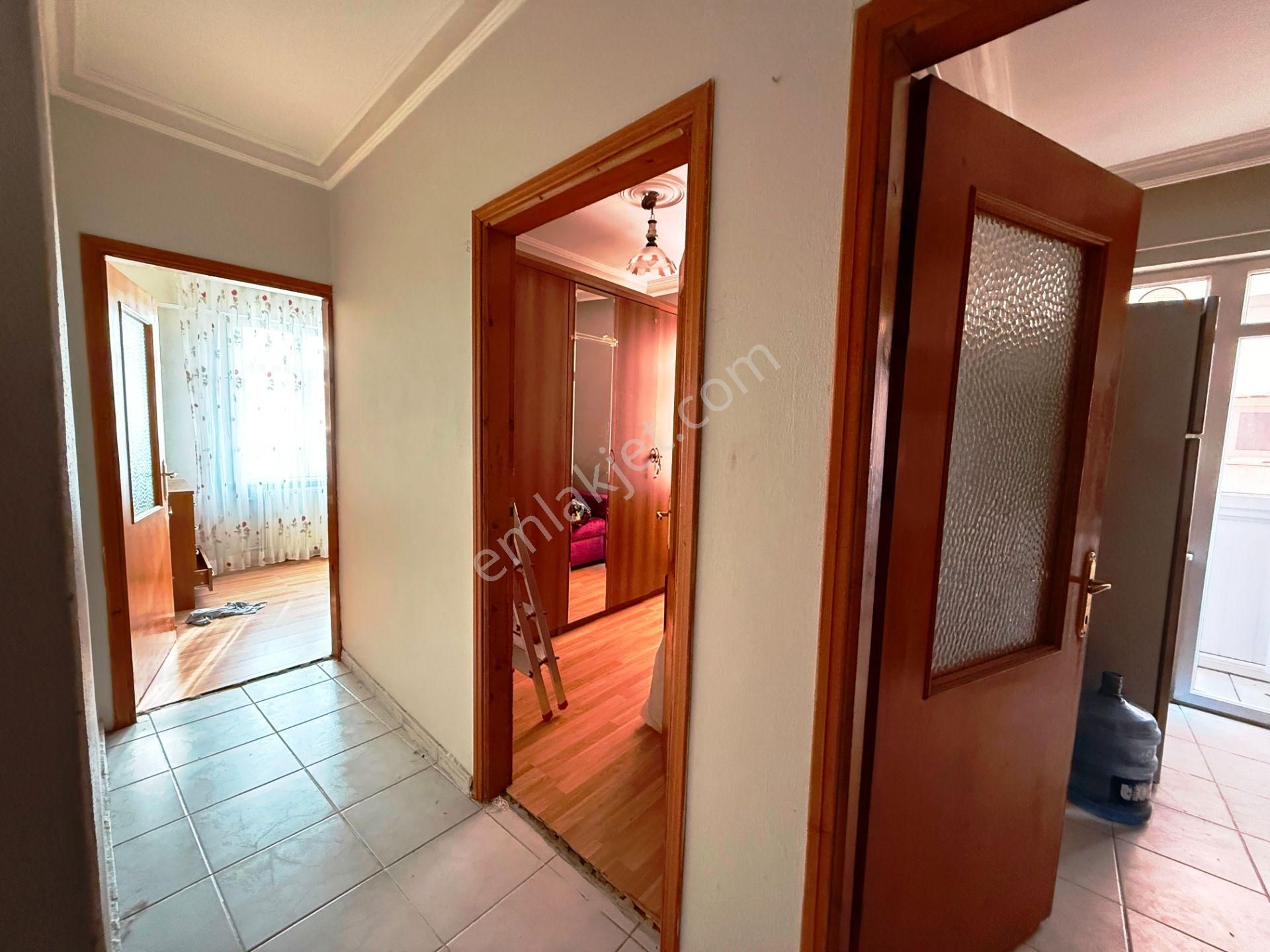 Cevahir Avm Yakınında 2001 Yapımı Kiracısız Ara Kat Satılık 2+1 - Görsel 18