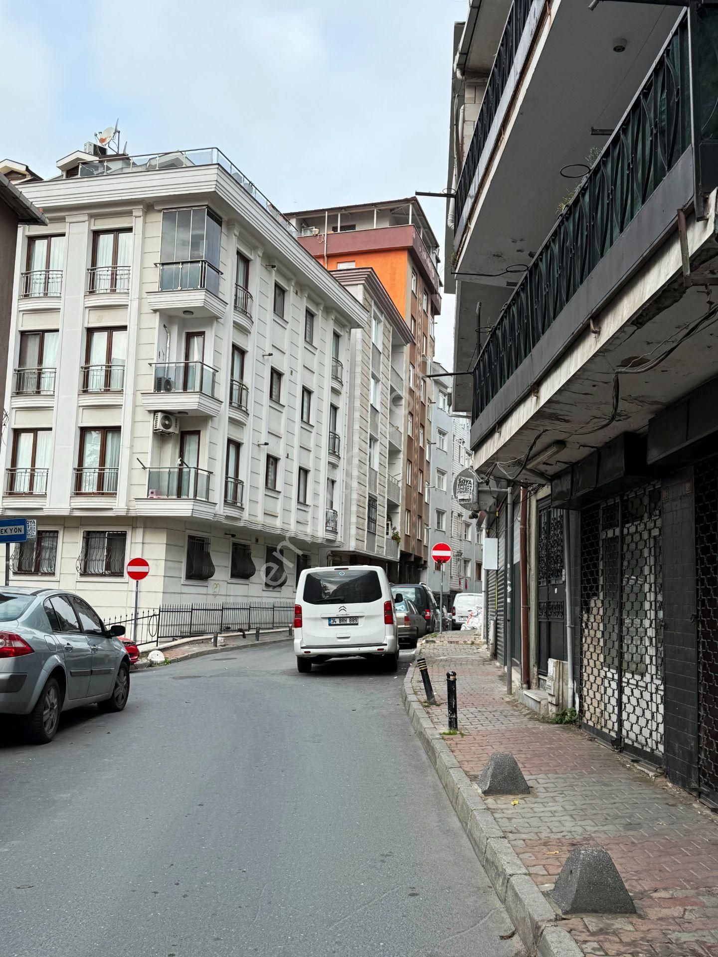 Cevahir Avm Yakınında 2001 Yapımı Kiracısız Ara Kat Satılık 2+1