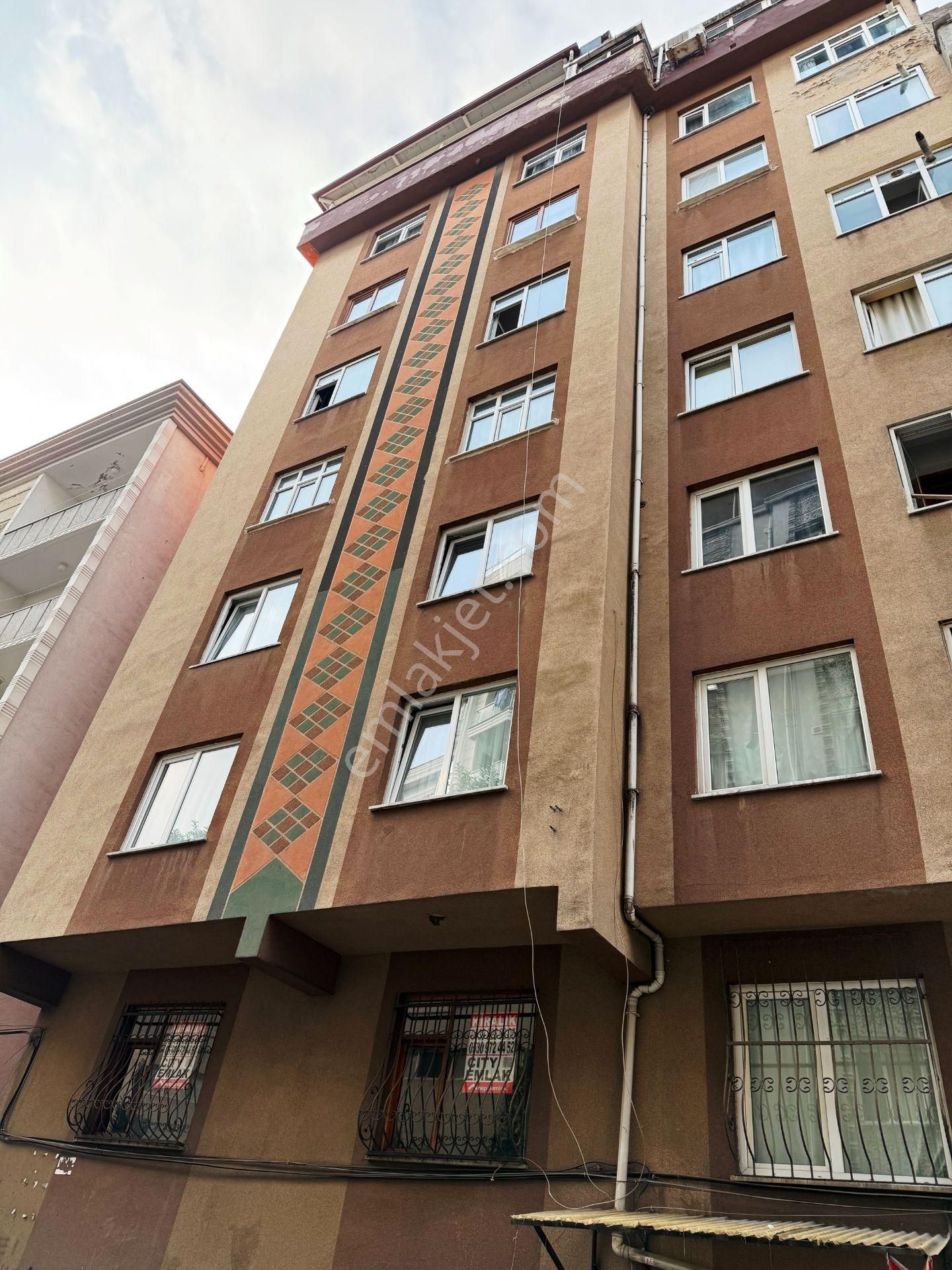 Cevahir Avm Yakınında 2001 Yapımı Kiracısız Ara Kat Satılık 2+1 - Görsel 32