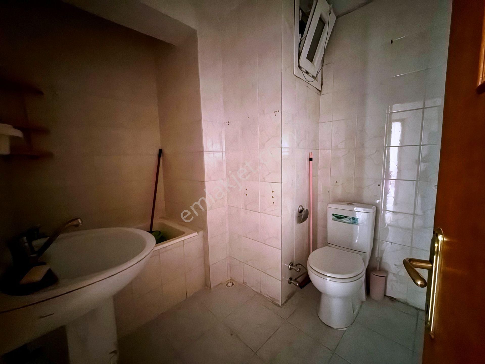 Cevahir Avm Yakınında 2001 Yapımı Kiracısız Ara Kat Satılık 2+1 - Görsel 23