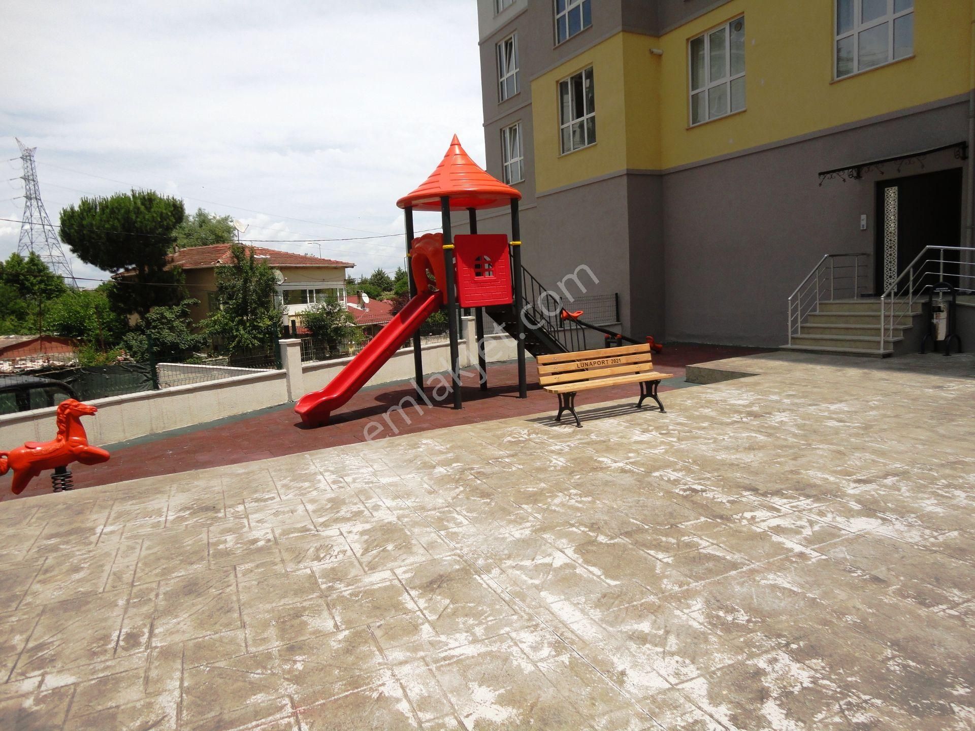 Sabiha Gökçen B Kapısı Karşısı Lunaport Sitesi 80m2 Satılık 2+1