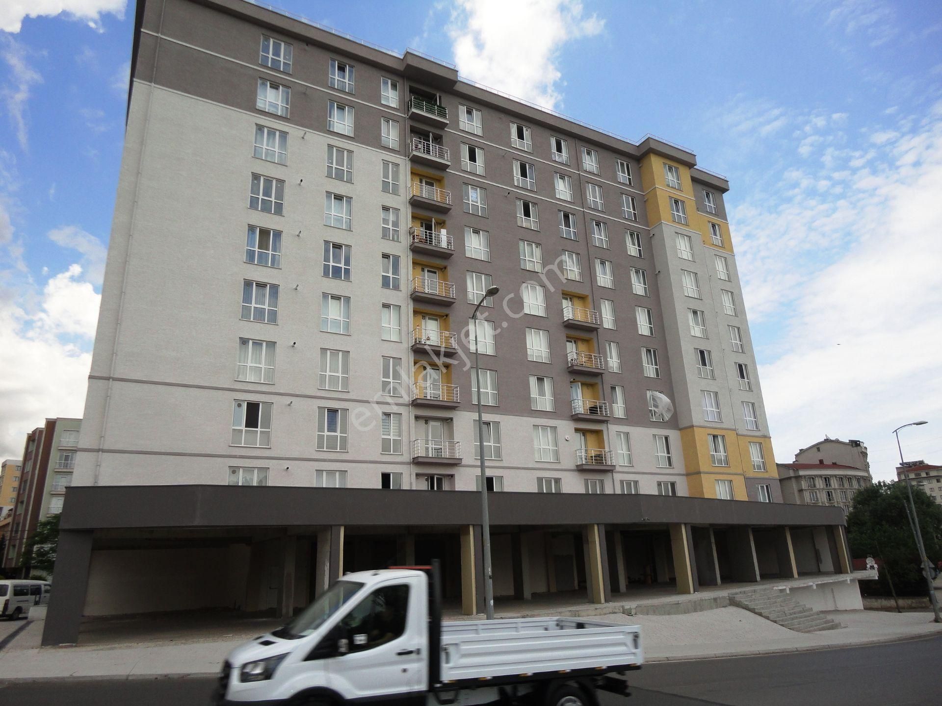 Sabiha Gökçen B Kapısı Karşısı Lunaport Sitesi 80m2 Satılık 2+1 - Görsel 23