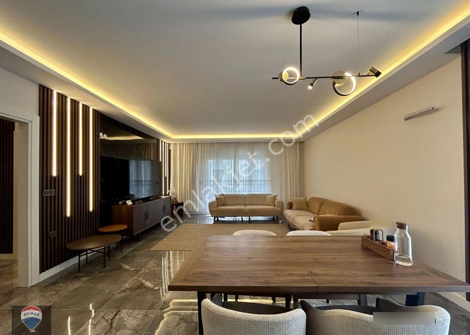 Kuşadası’nda Okullara Yakın, Akıllı Ev Sıstemlı, Bahçelı 3+1 Lüks Daıre - Görsel 13