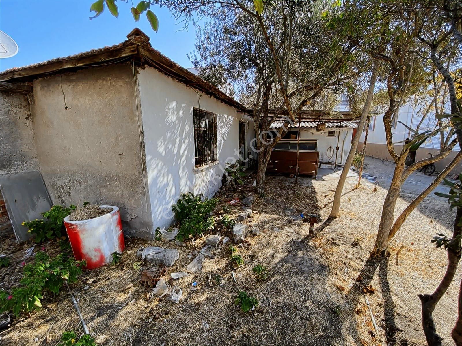 Dağlı !gayrimenkul'den Altınova'da 286m2 Müstakil Bahçeli Ev  - Görsel 10