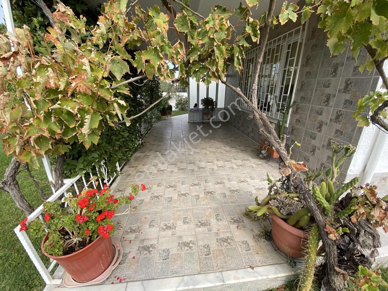 Dağlı !gayrimenkul'den Geniş Bahçeli Müstakil Villa - Görsel 35