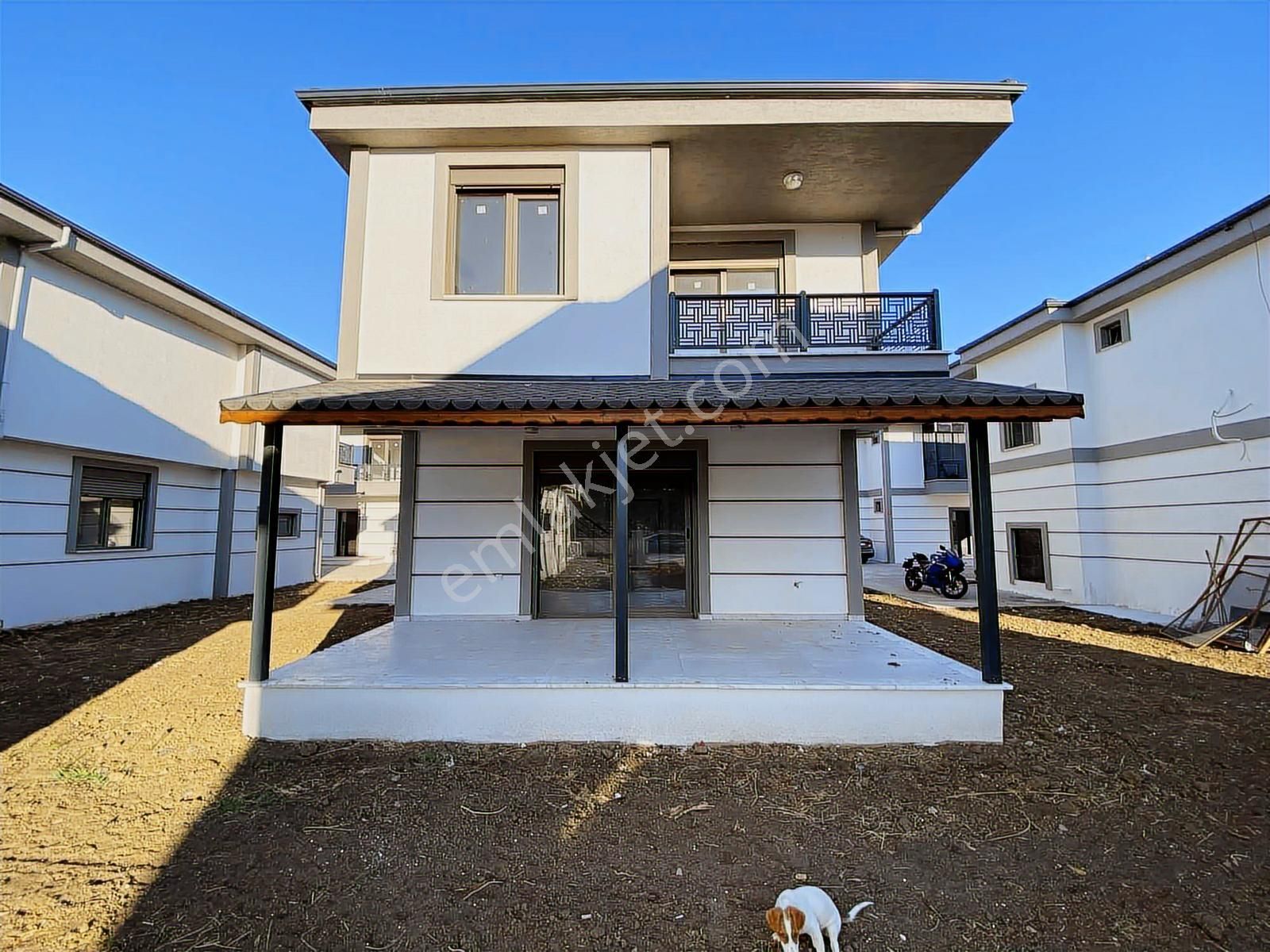 Dağlı !gayrimenkul'den Site İçi Modern&lüks 3+1havuzlu Villa