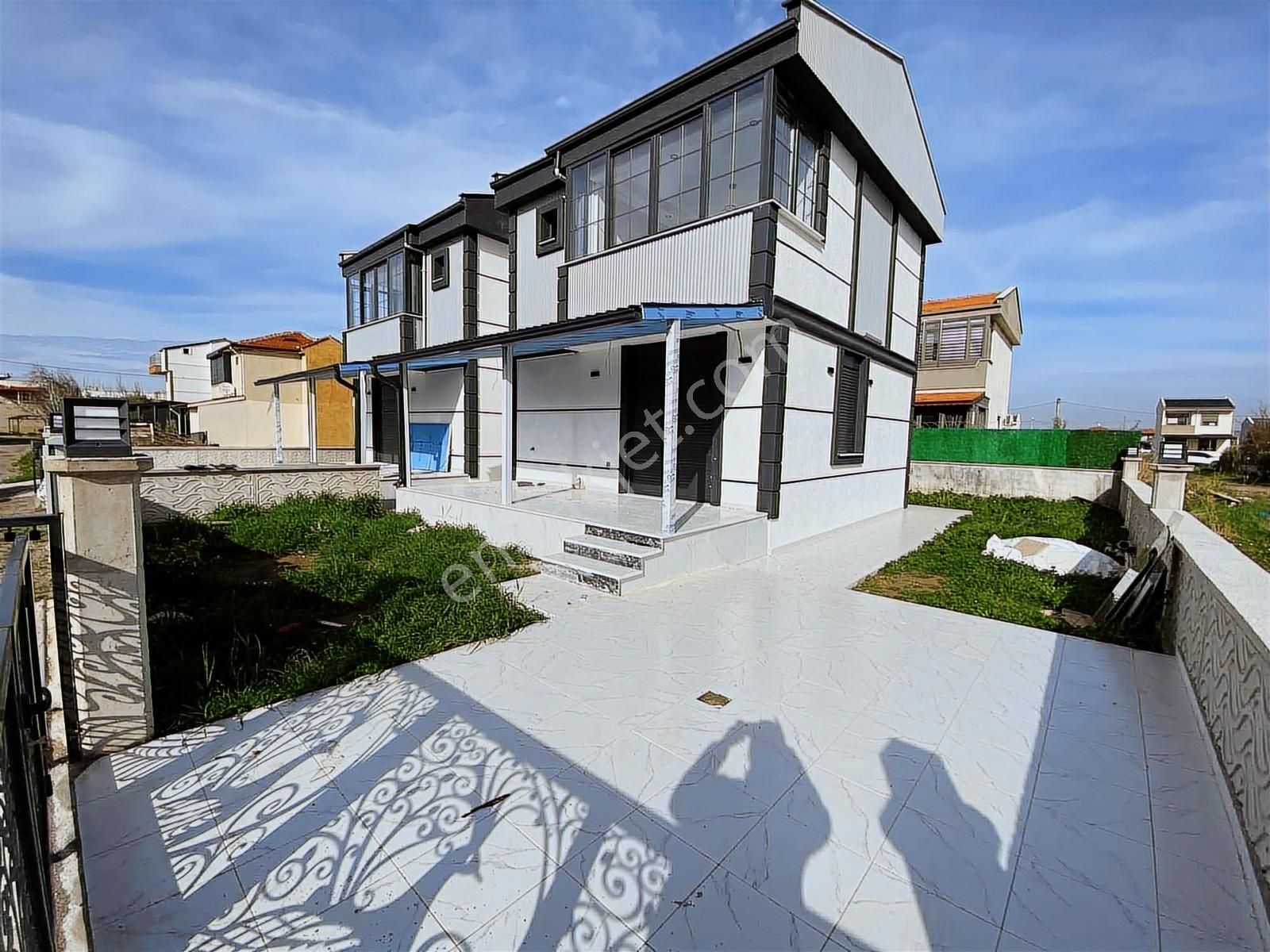 Dağlı !gayrimenkul'den 2+1 240m2 Sıfır Villa