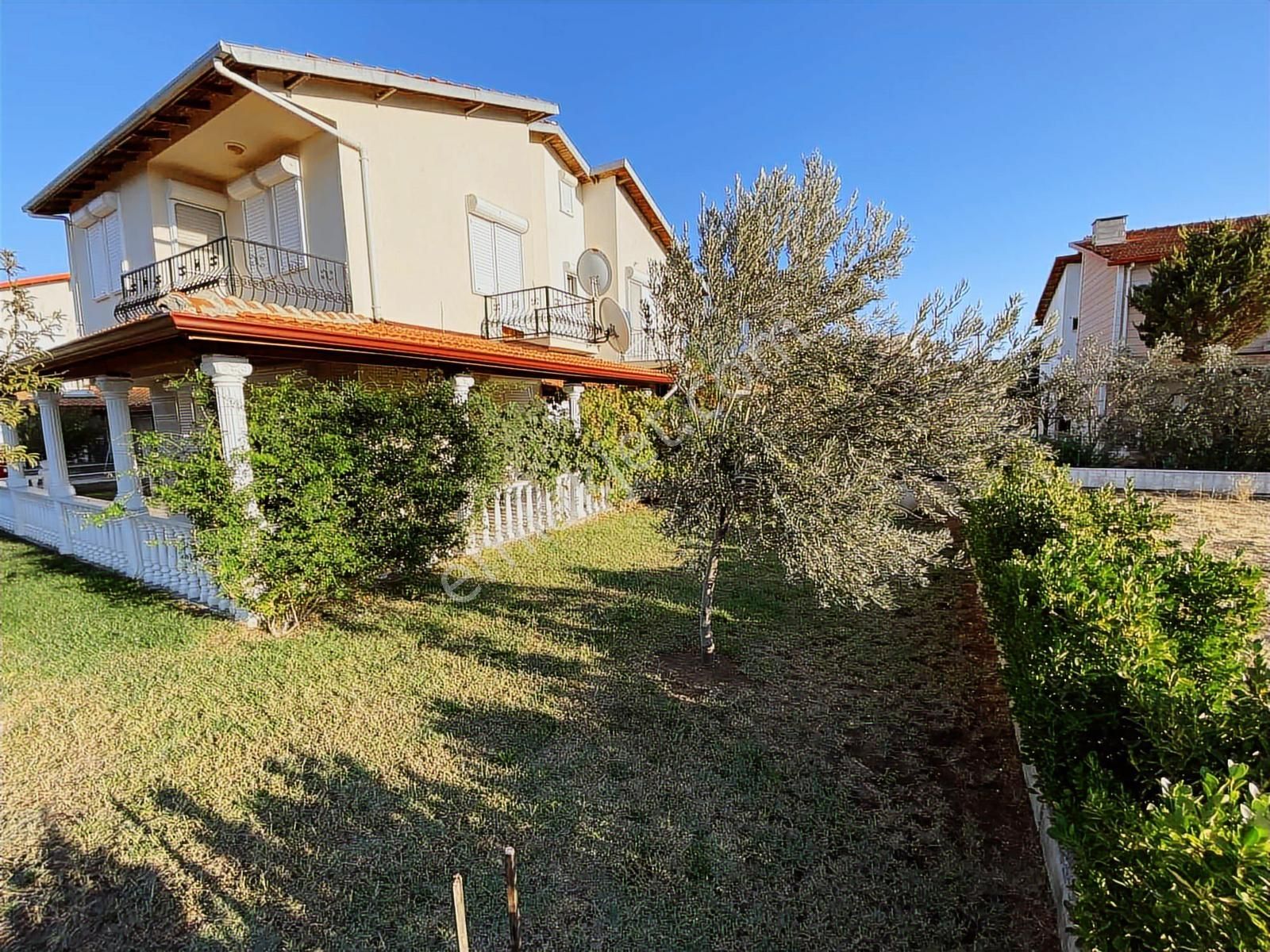 Dağlı !gayrimenkul'den Geniş Bahçeli Müstakil 3+1villa - Görsel 4