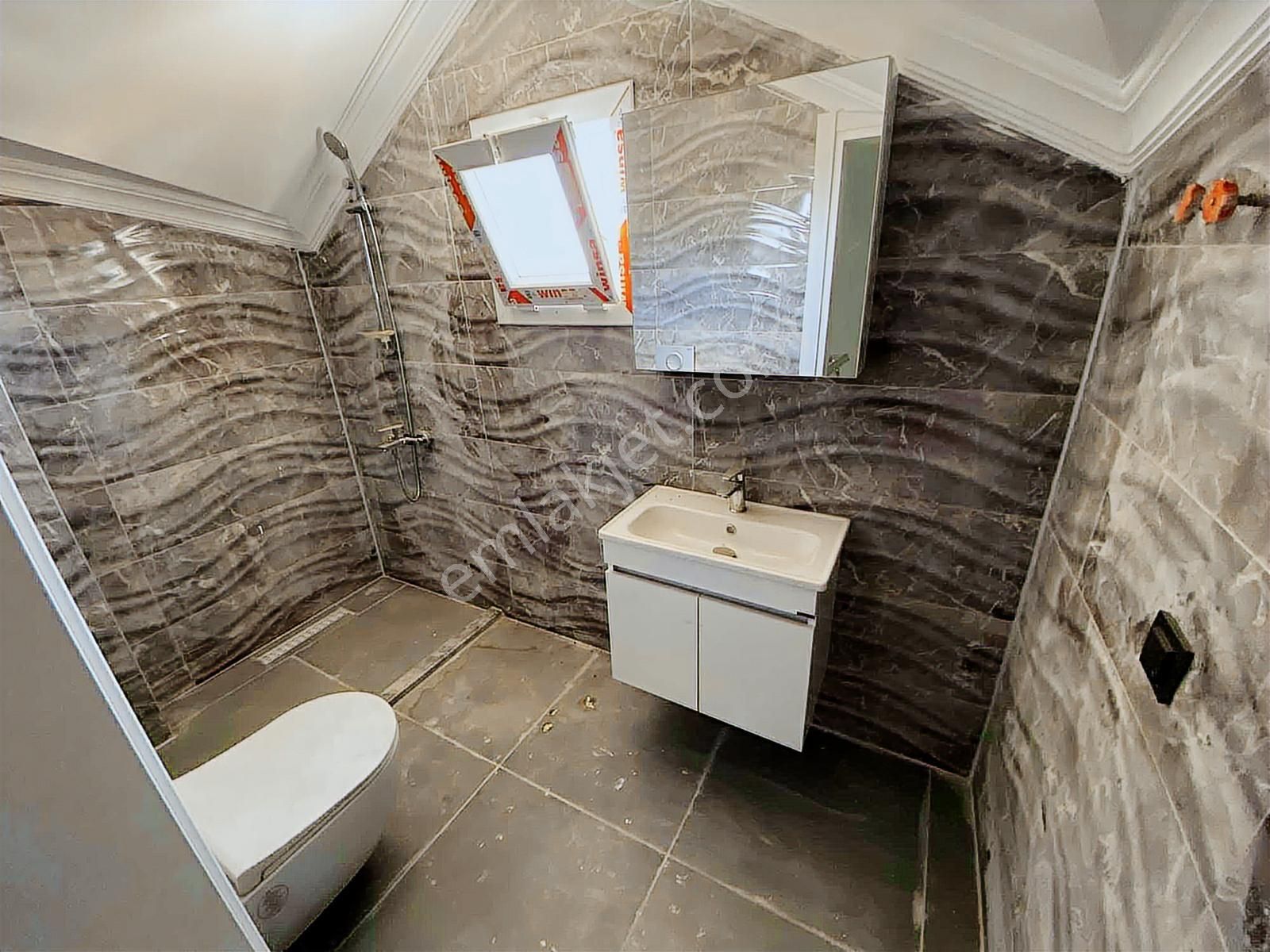 Dağlı !gayrimenkul'den 3+1 Denize 100 Metre Fırsat Villa ! - Görsel 14