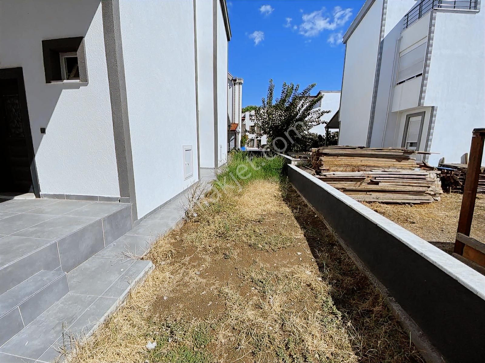 Dağlı !gayrimenkul'den 3+1 Denize 100 Metre Fırsat Villa ! - Görsel 12