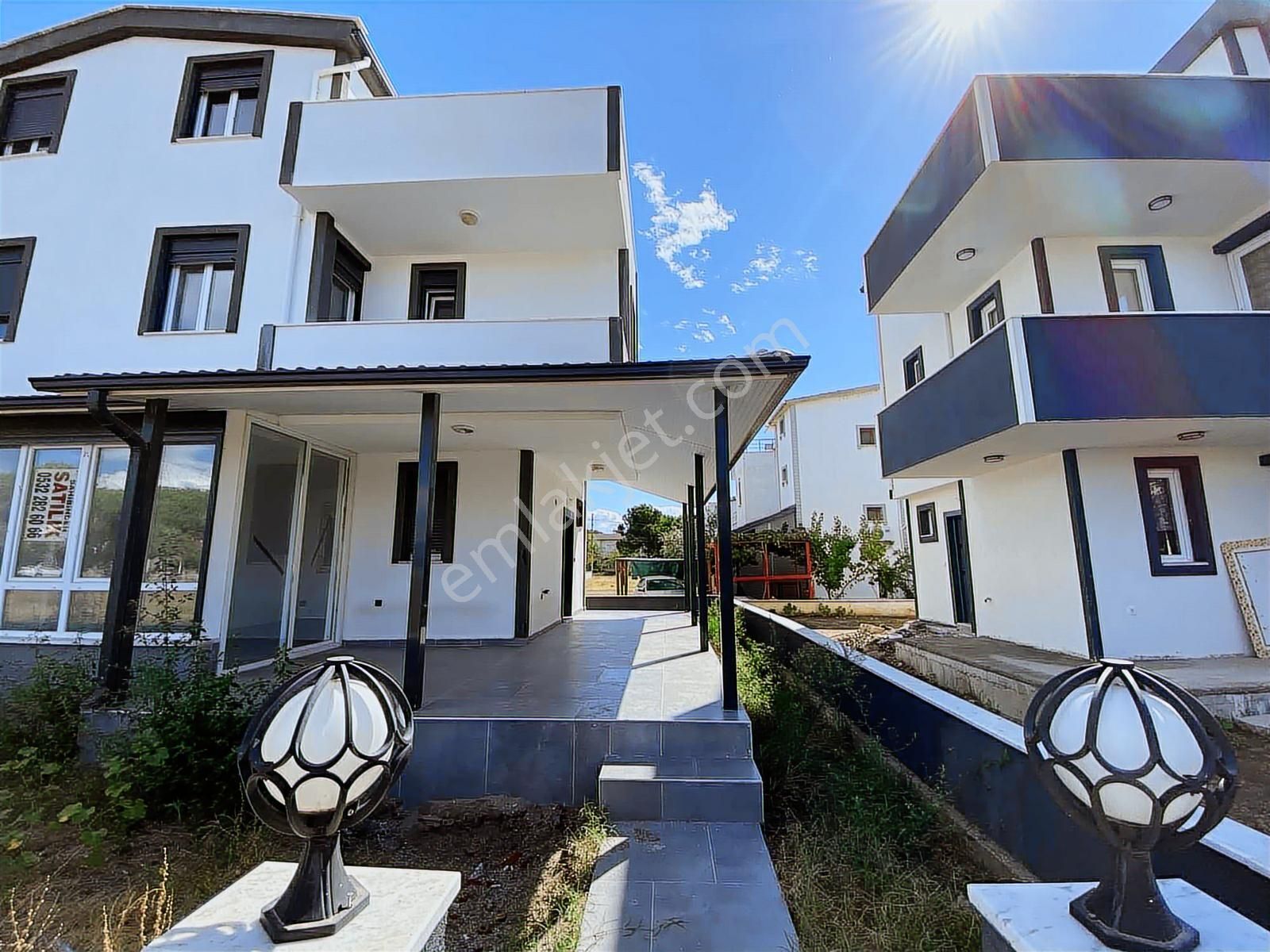 Dağlı !gayrimenkul'den 3+1 Denize 100 Metre Fırsat Villa ! - Görsel 3