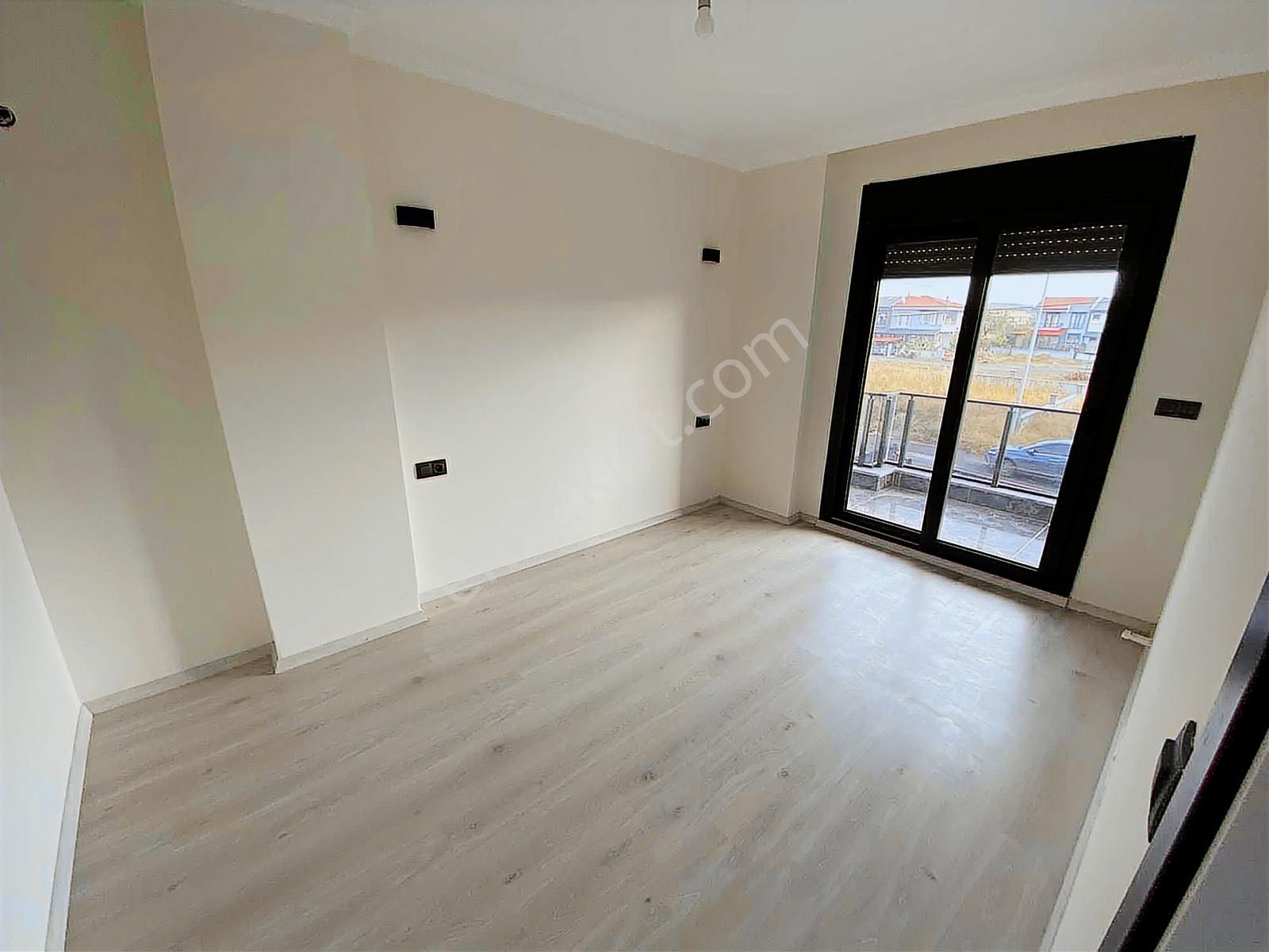 Dağlı !gayrimenkul'den Sahilde 3+1 Havuzlu Fırsat Villa ! - Görsel 24