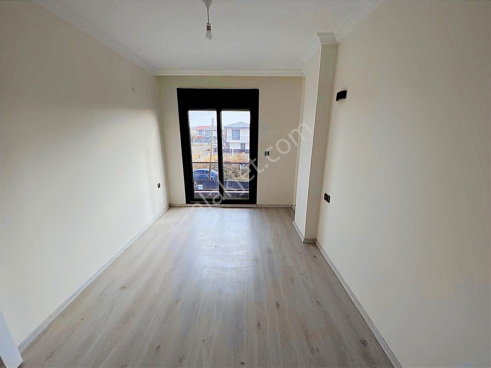 Dağlı !gayrimenkul'den Sahilde 3+1 Havuzlu Fırsat Villa ! - Görsel 9