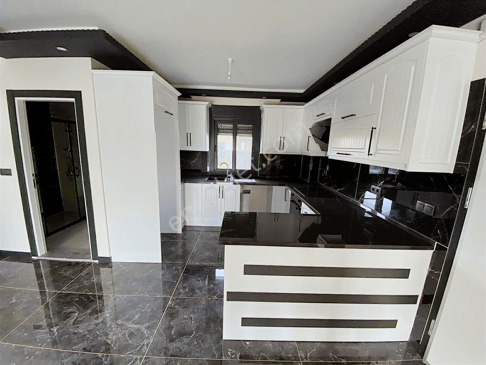 Dağlı !gayrimenkul'den Sahilde 3+1 Havuzlu Fırsat Villa ! - Görsel 32