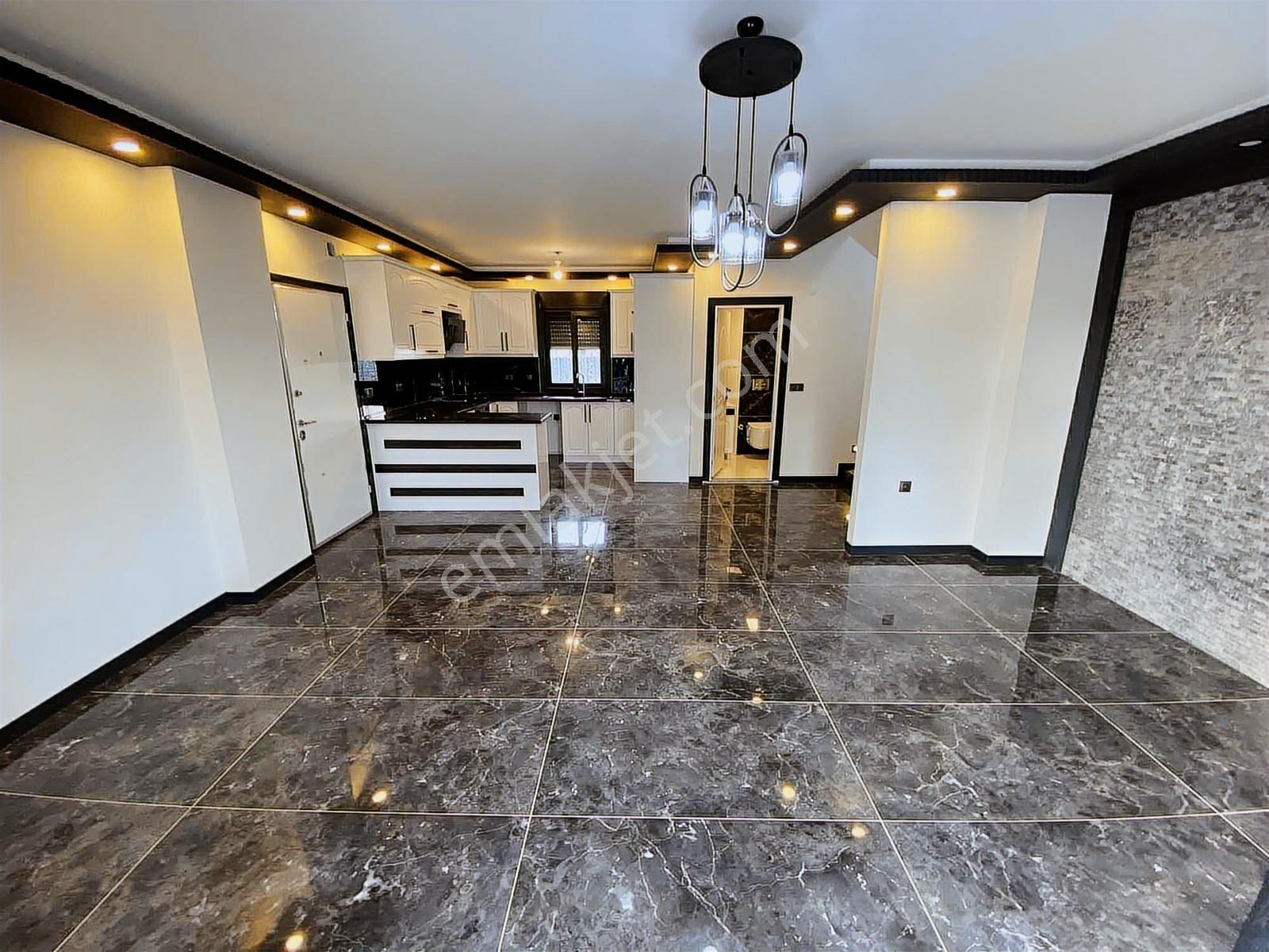 Dağlı !gayrimenkul'den Sahilde 3+1 Havuzlu Fırsat Villa ! - Görsel 5